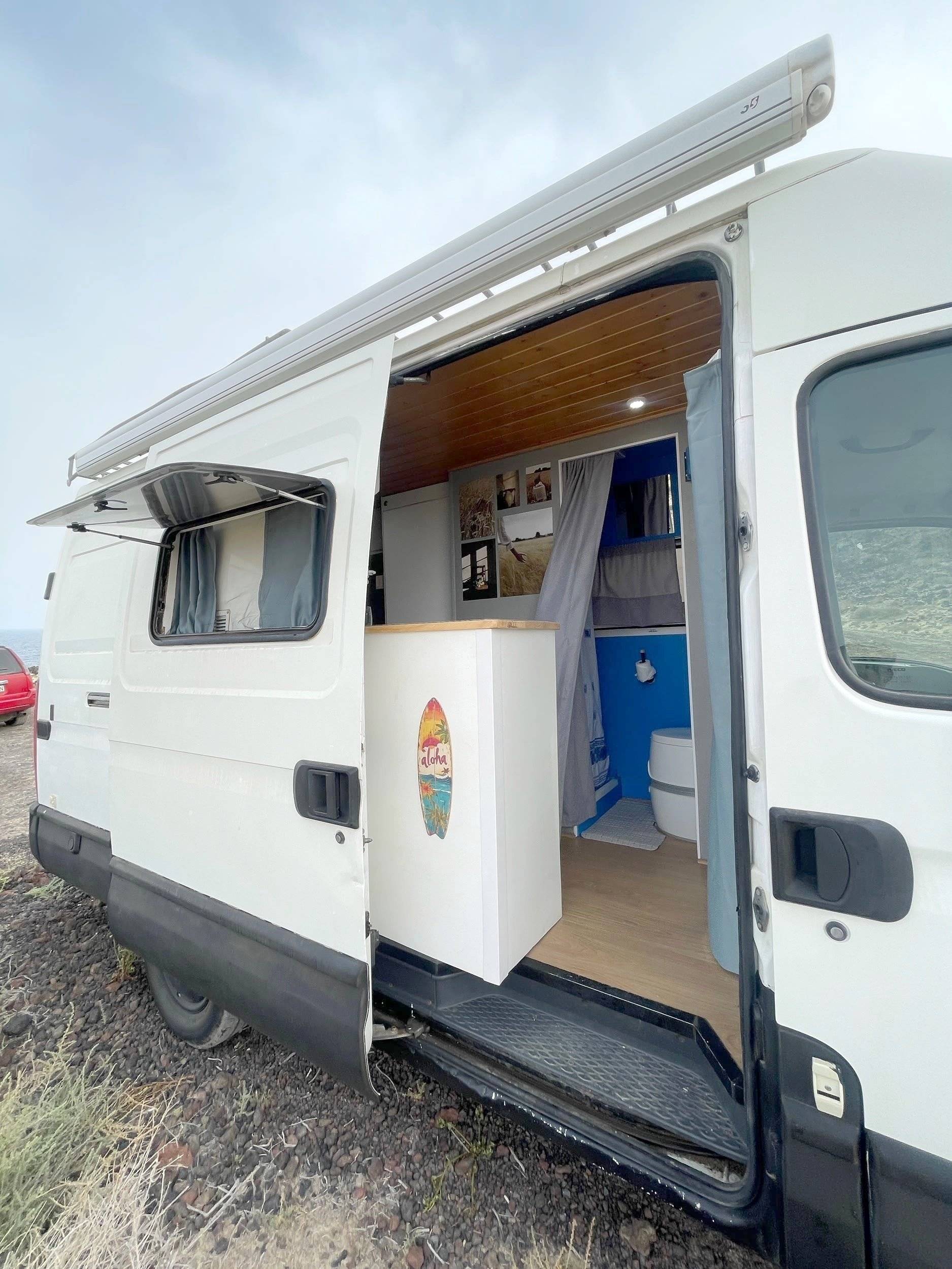 schräge Vorderansicht Iveco daily 2.8 106 hp - Yescapa