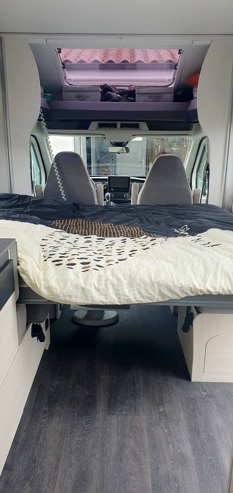 Challenger 380 GRAPHITE