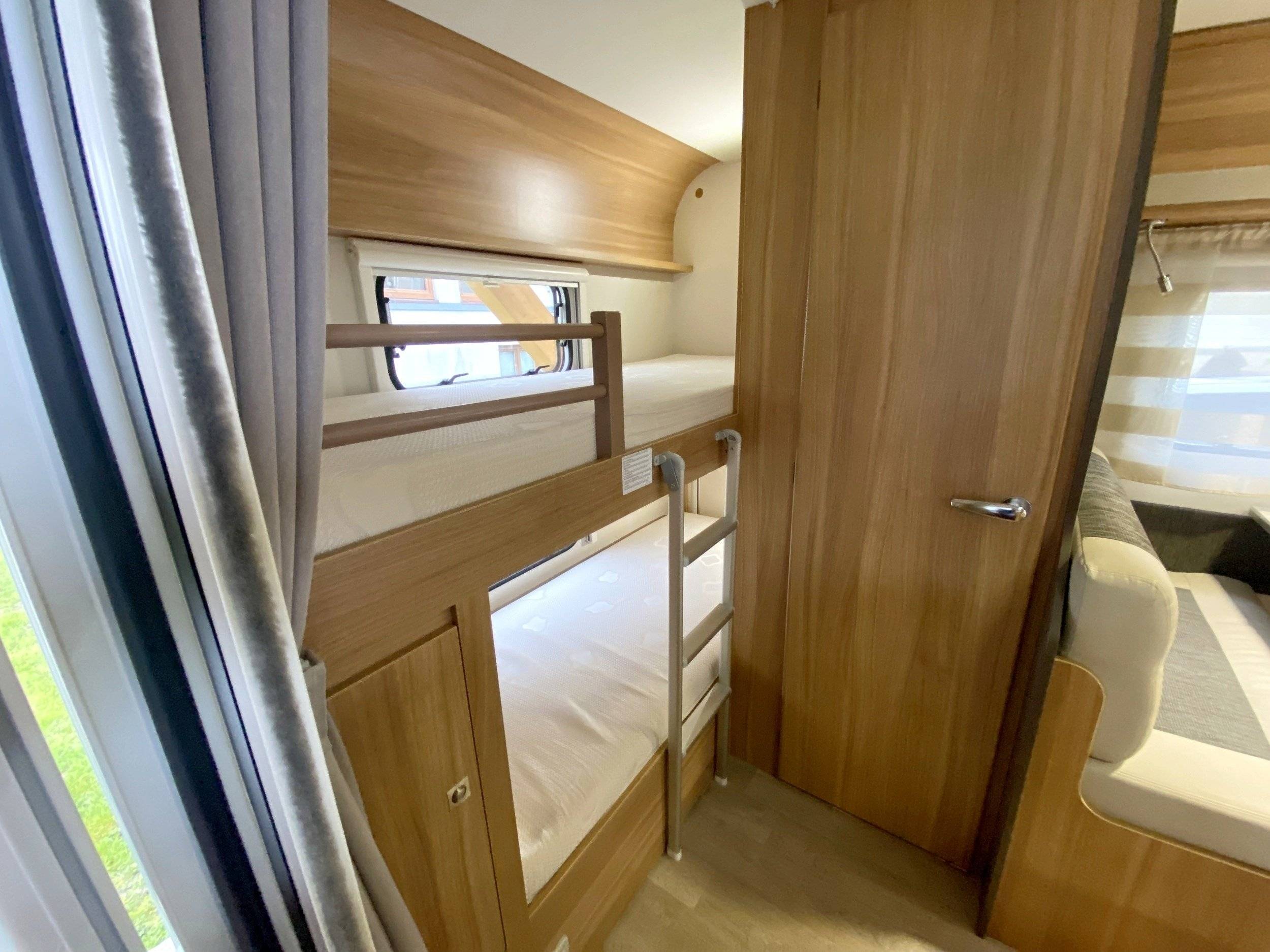 Couchages Caravelair Antares 466 Style Caravelair Antares 466 Style - Yescapa