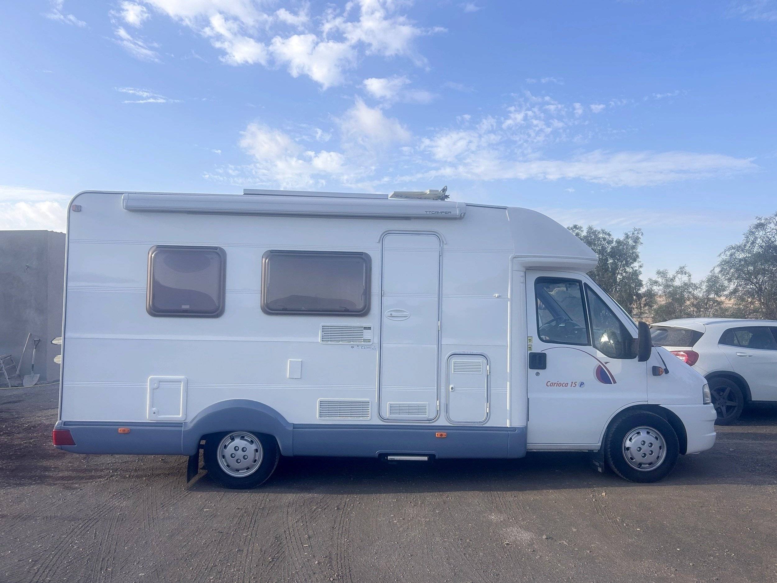 Front view from 3/4 Fiat - Yescapa