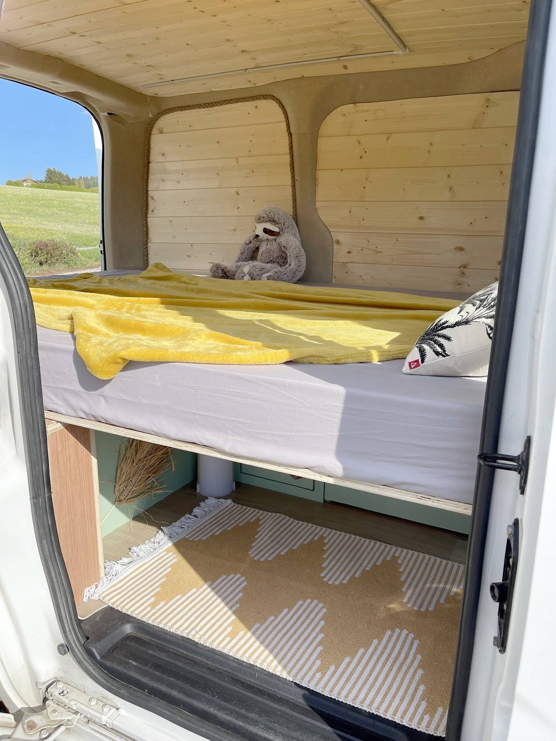 VanBrothers NV200
