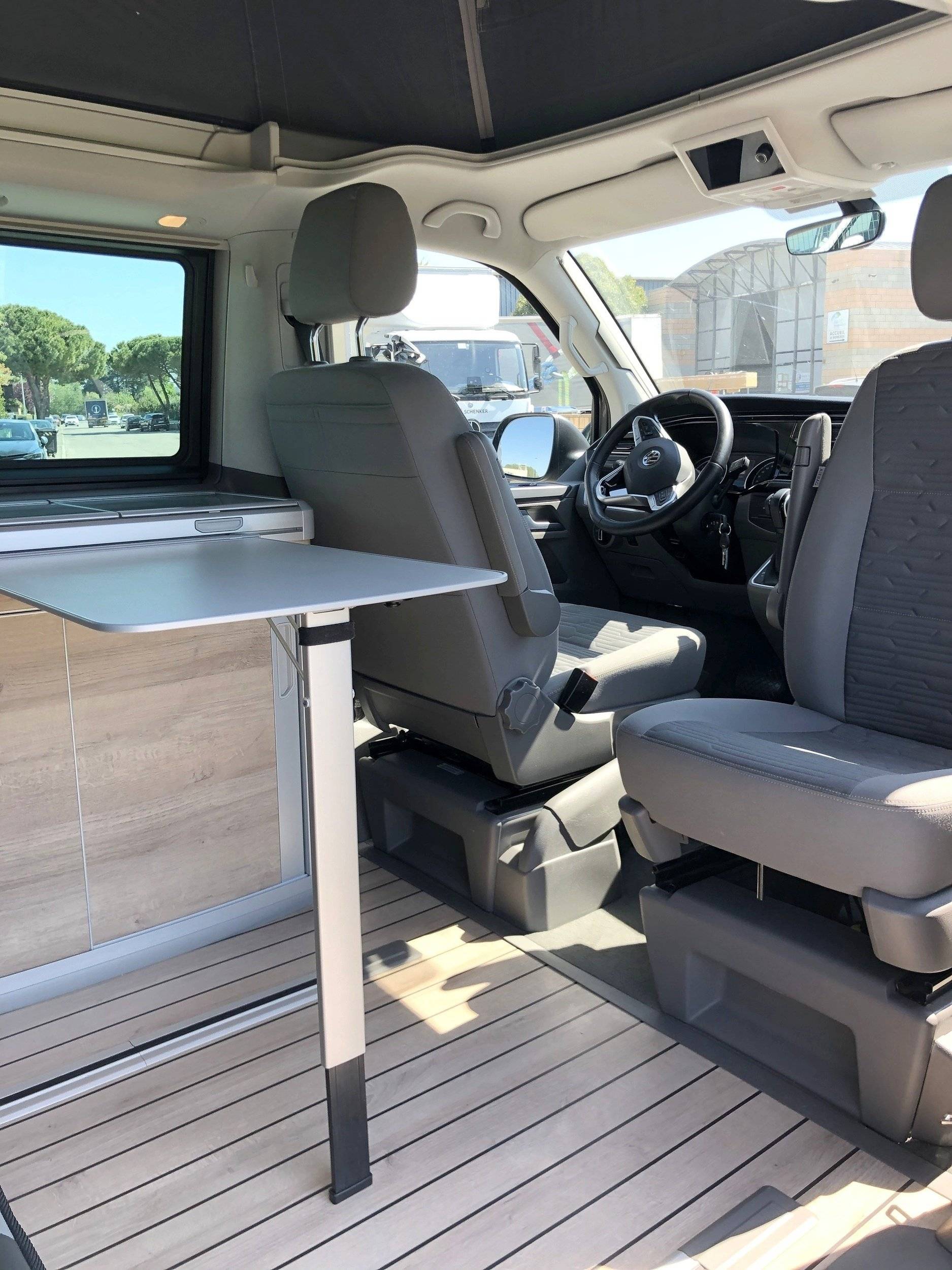 Volkswagen T6.1 California Coast Edition