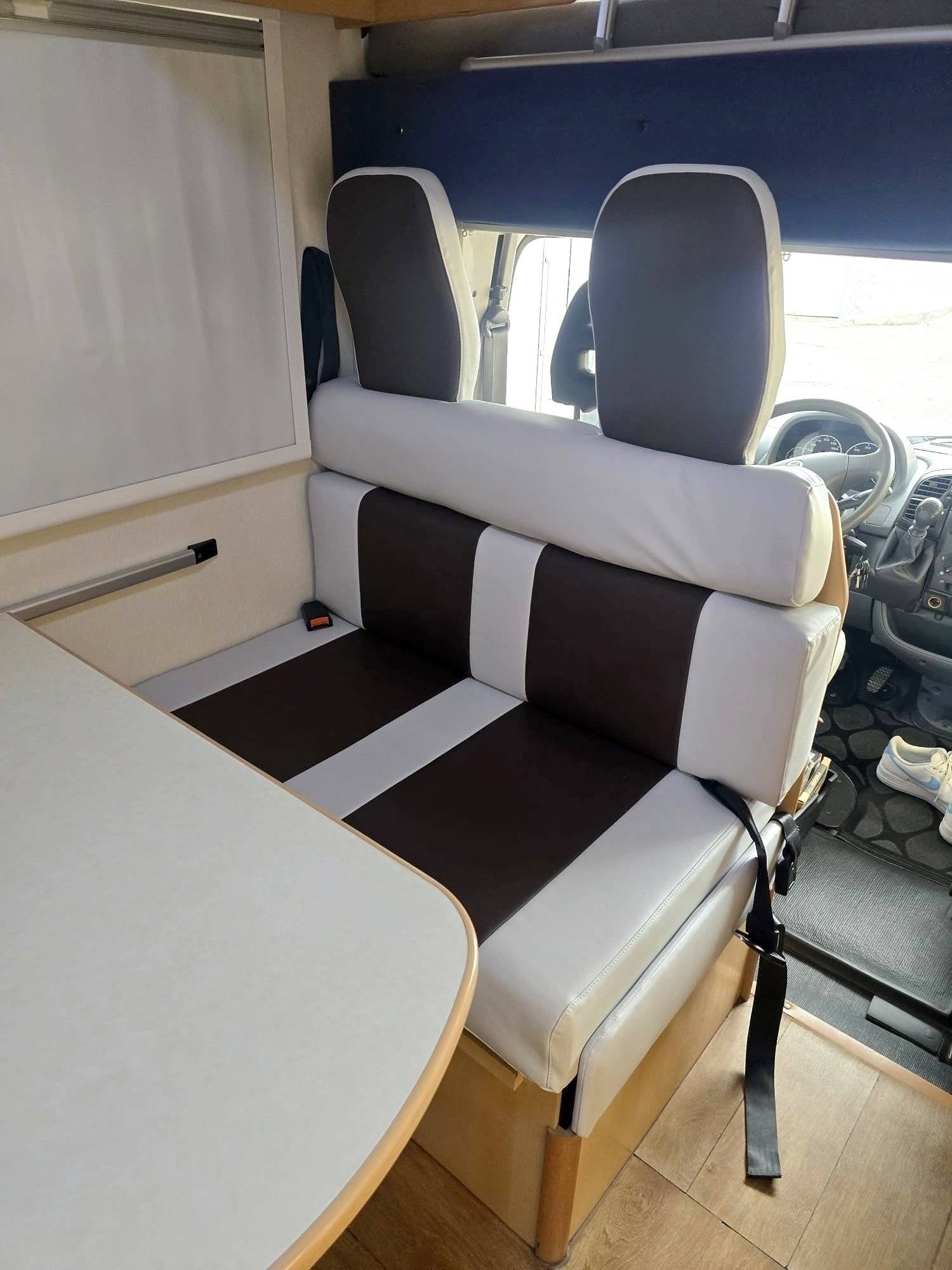 Menjador Fiat Ducato 2.8 JTD - Yescapa