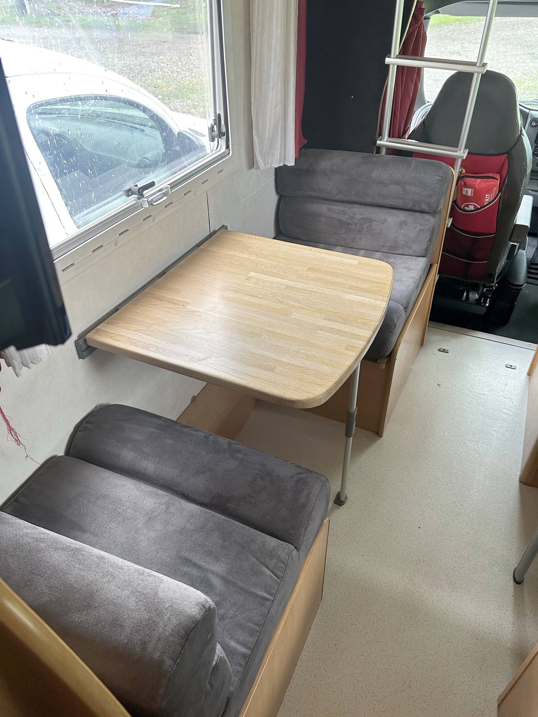 Challenger Transit 2,5 l TDCi 140 ch.