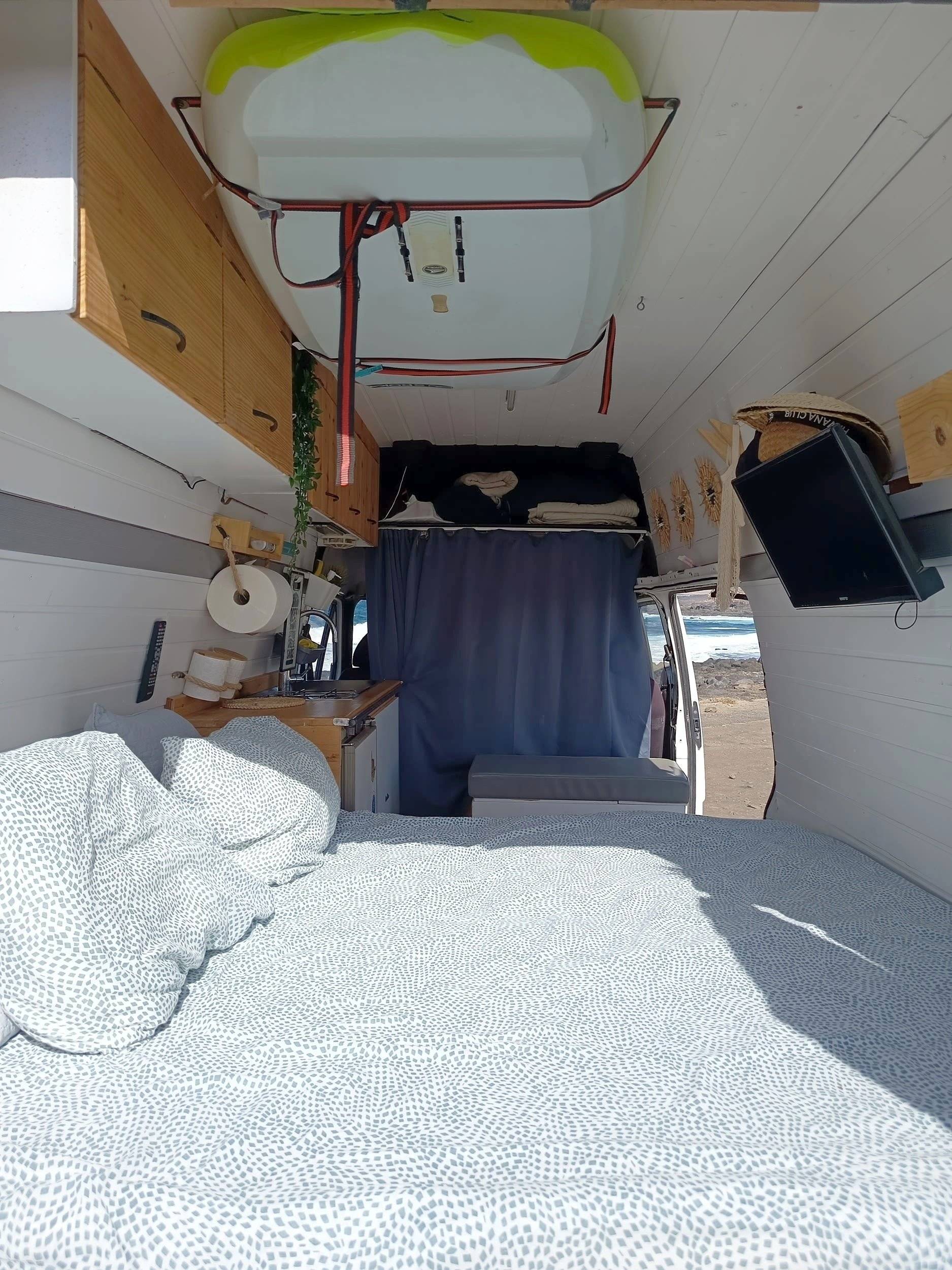 Berth Ford Transit - Yescapa