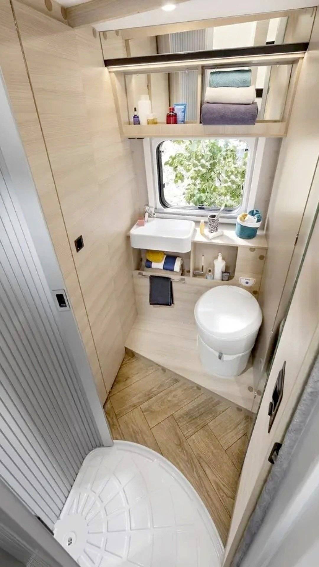 Challenger CHALLENGER F&S