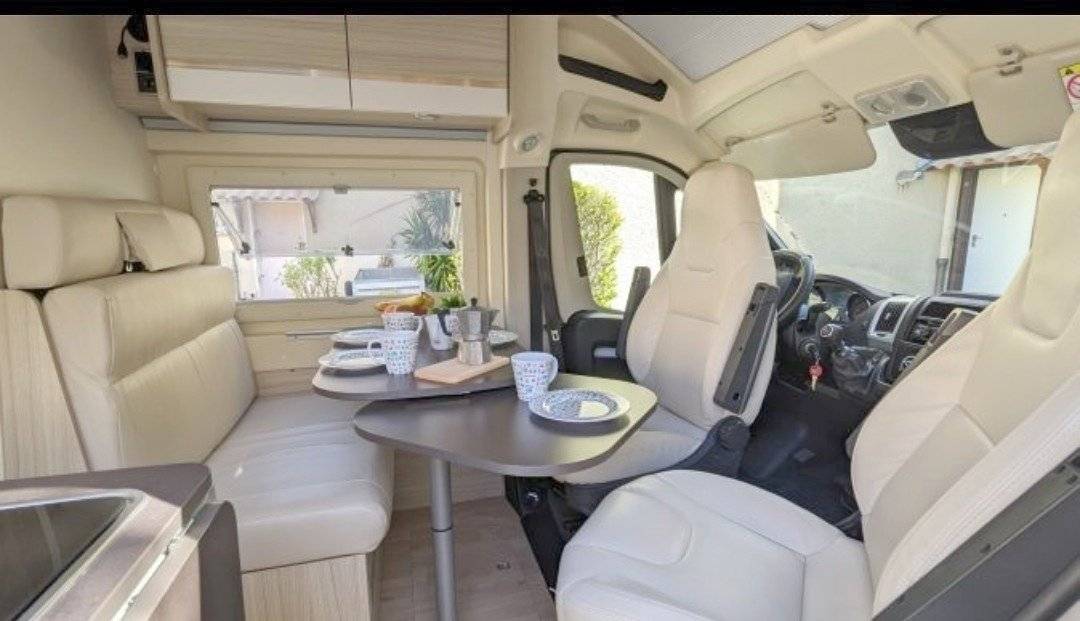 Menjador Peugeot Boxer - Yescapa