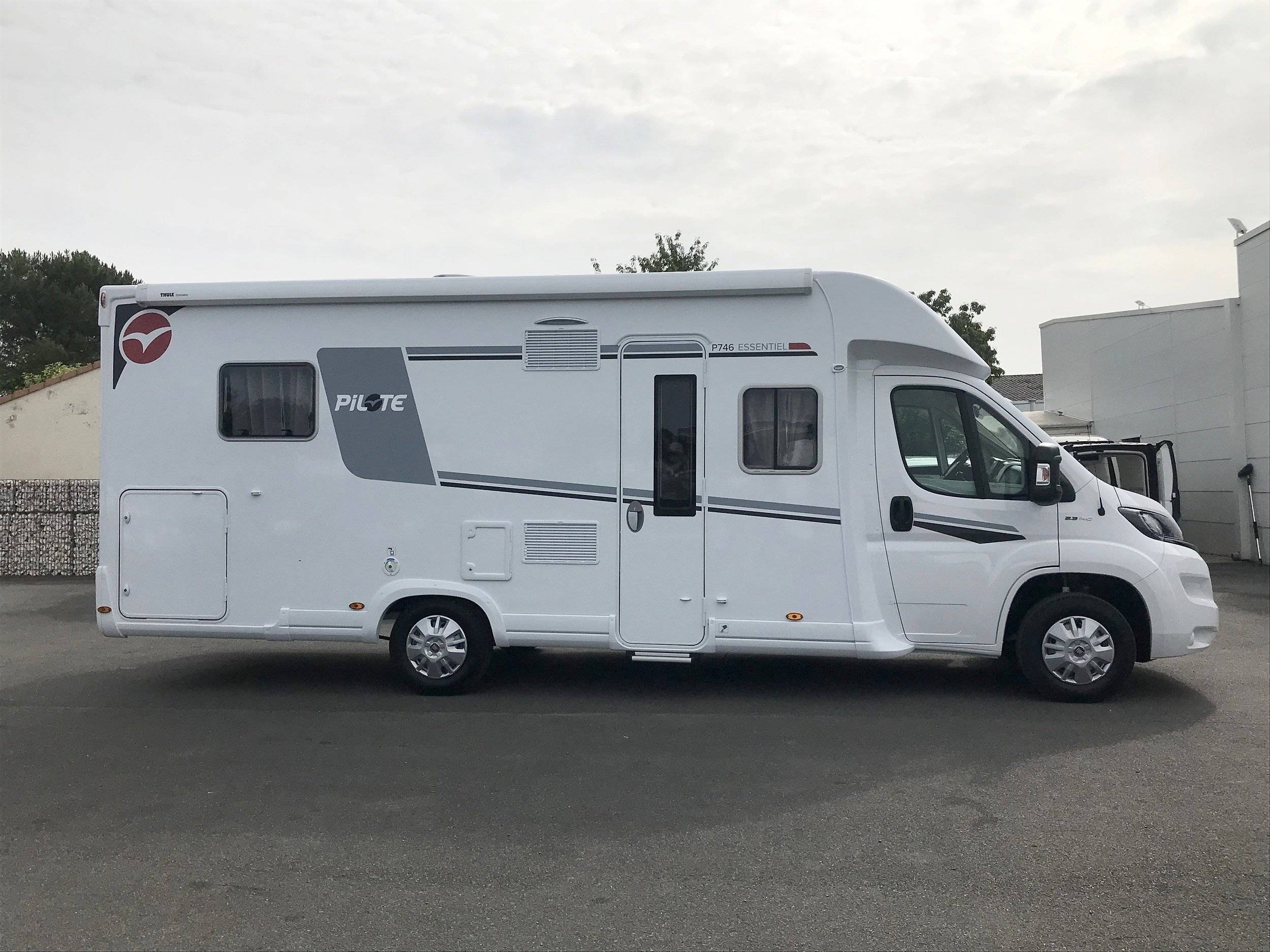 Pilote P746 ESSENTIEL