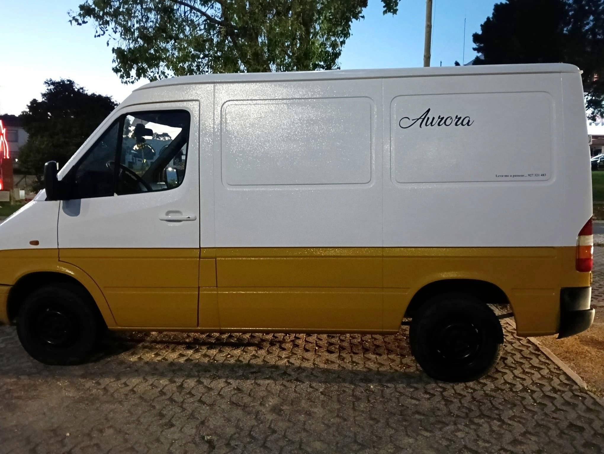 Furgão transformado 