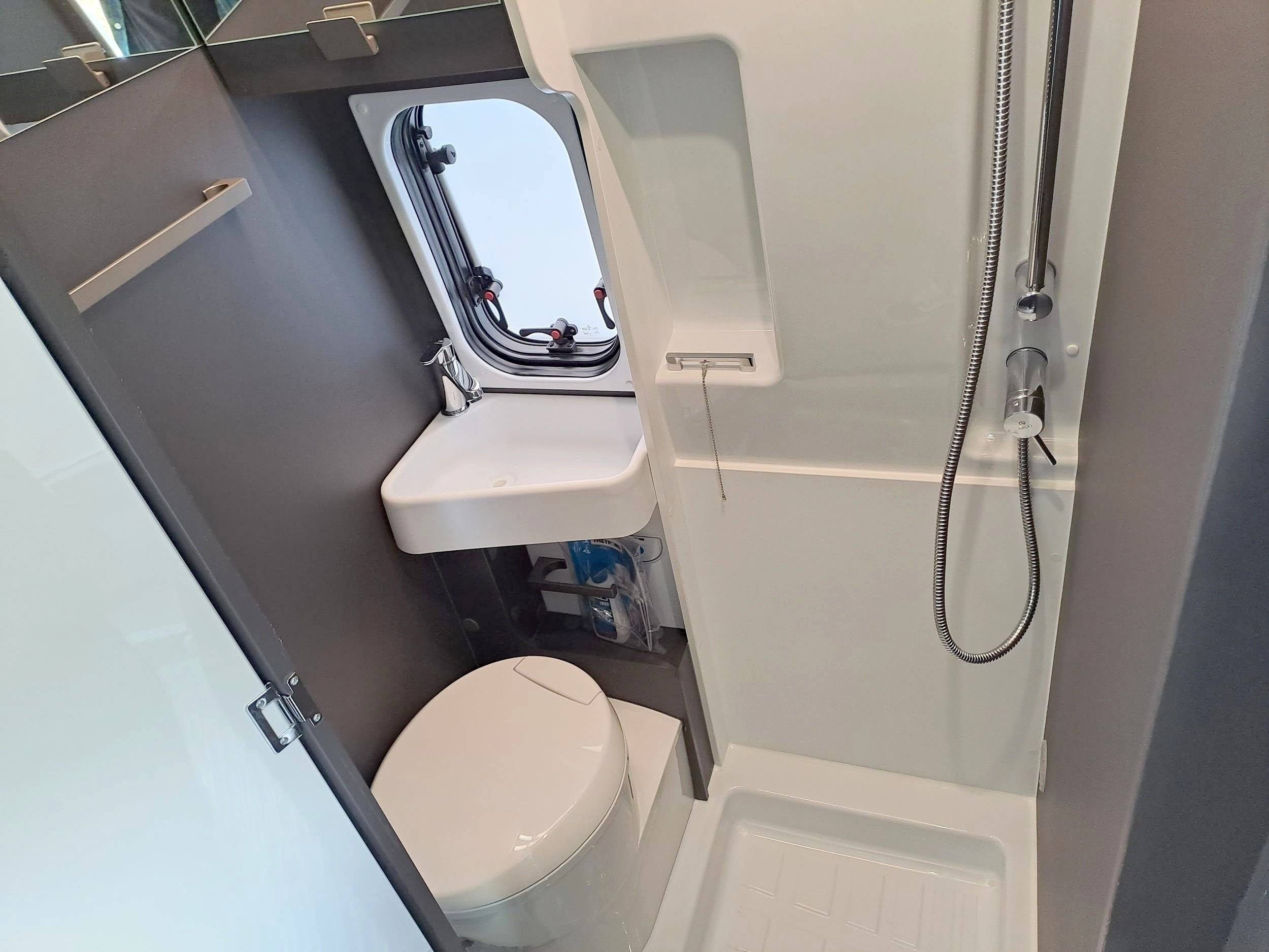 Mclouis Menfys VAN S-Line 3 Maxi