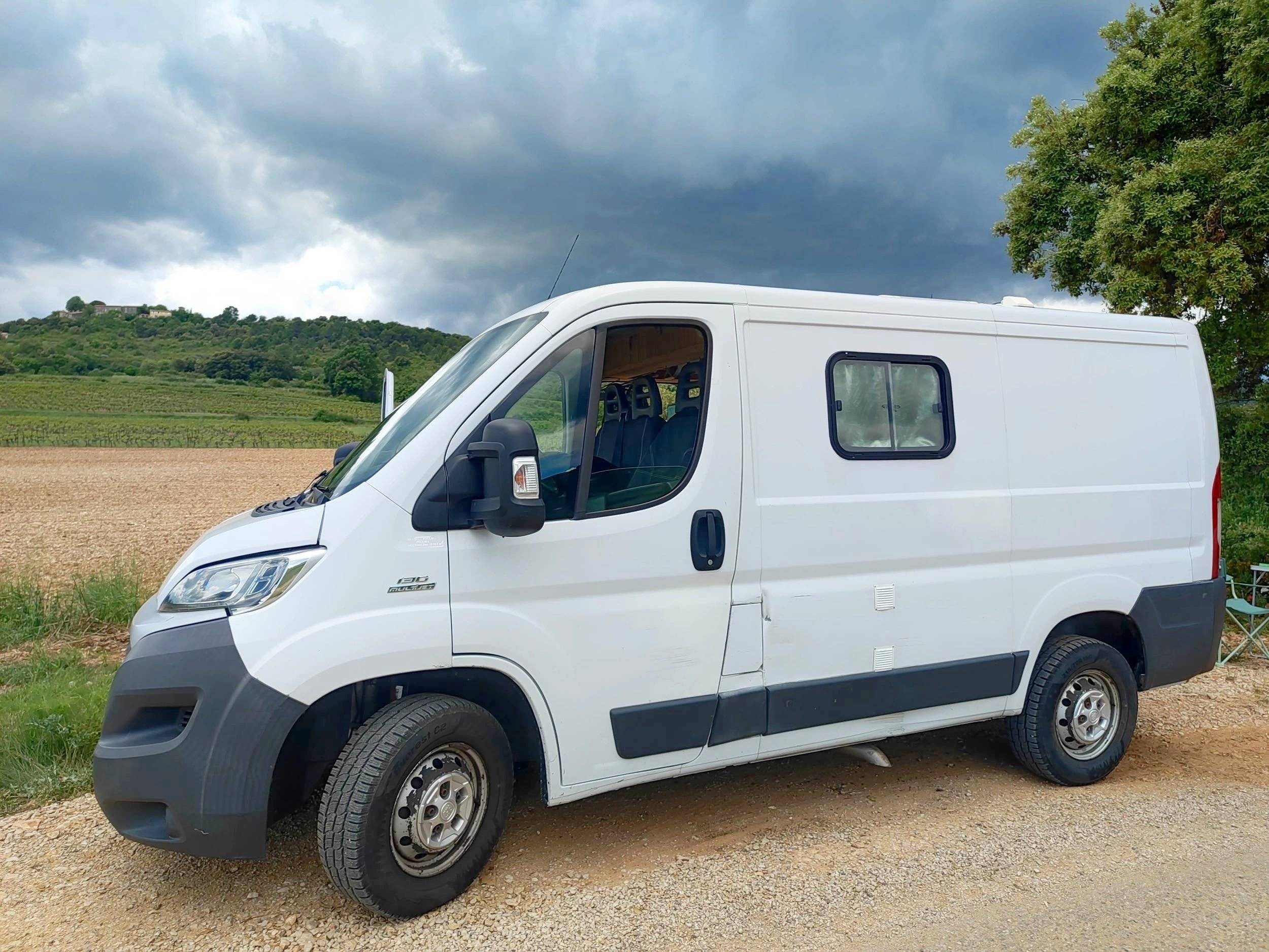 Front view from 3/4 Fiat Ducato 2,3 130 ch - Yescapa