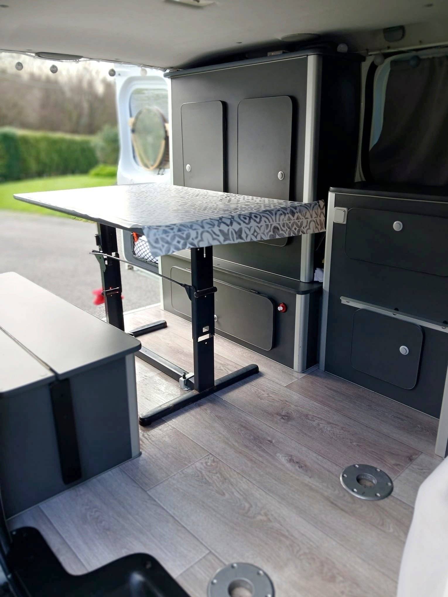 Eethoek Renault Renault Trafic II - Yescapa