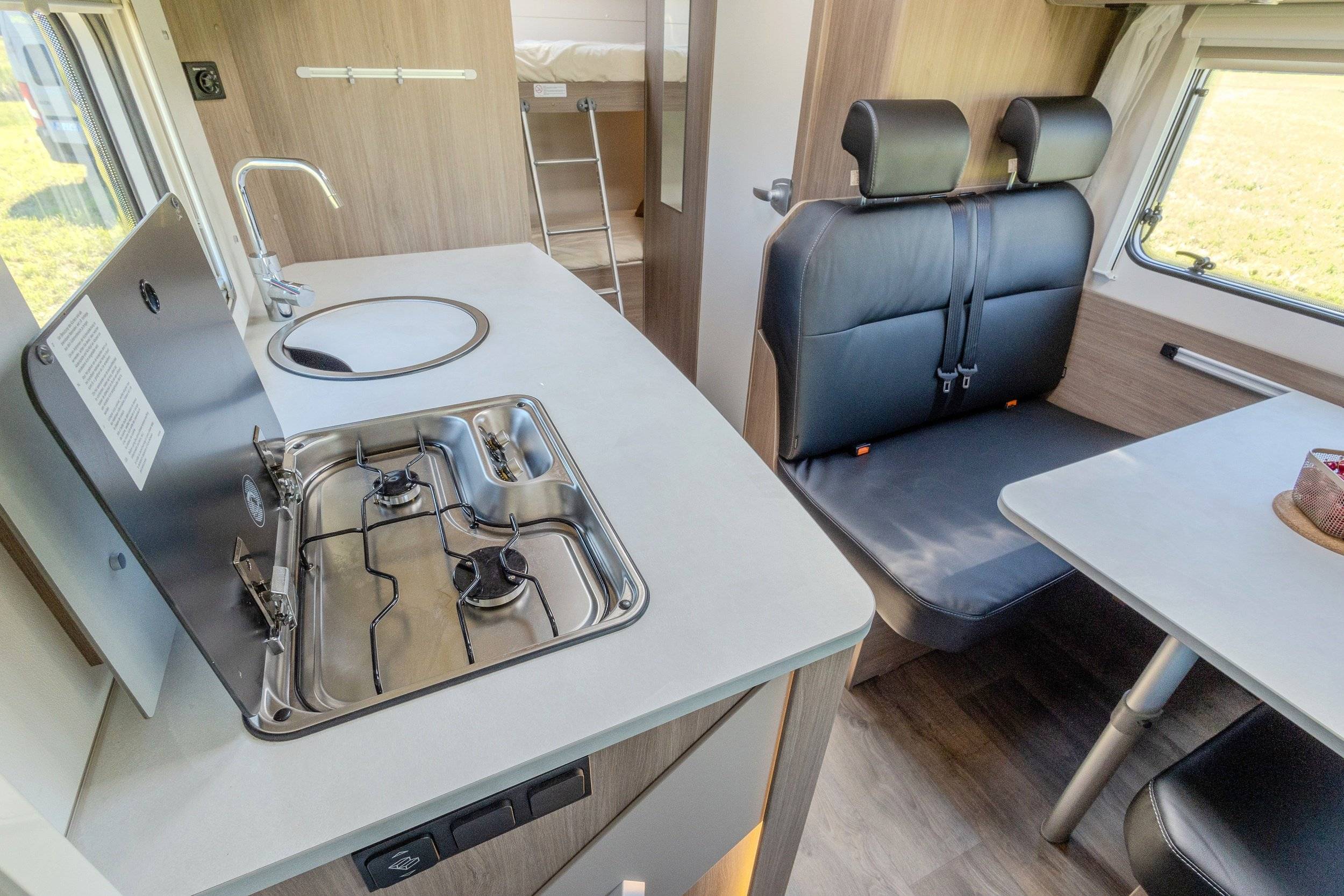 Altro Eu Comfort Family 6 Auto Select Eu Comfort Family 6 Auto Select - Yescapa