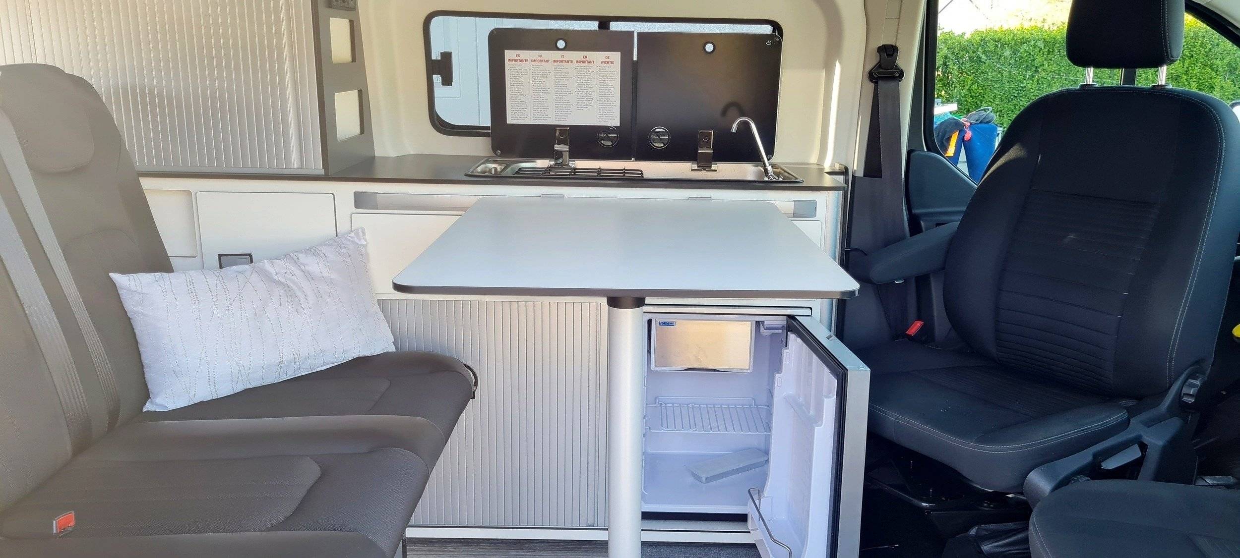 Coin repas Ford ford transit - Yescapa