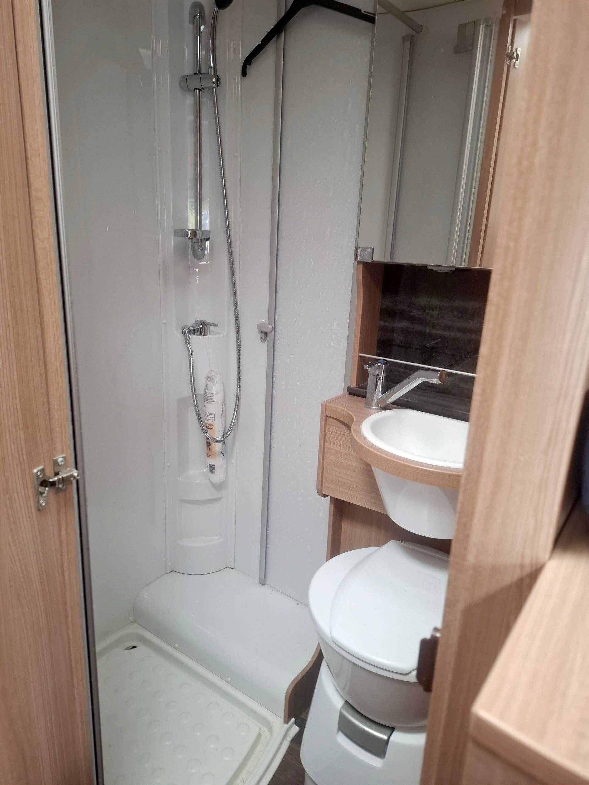 Knaus 600 Dkg Sky Traveller