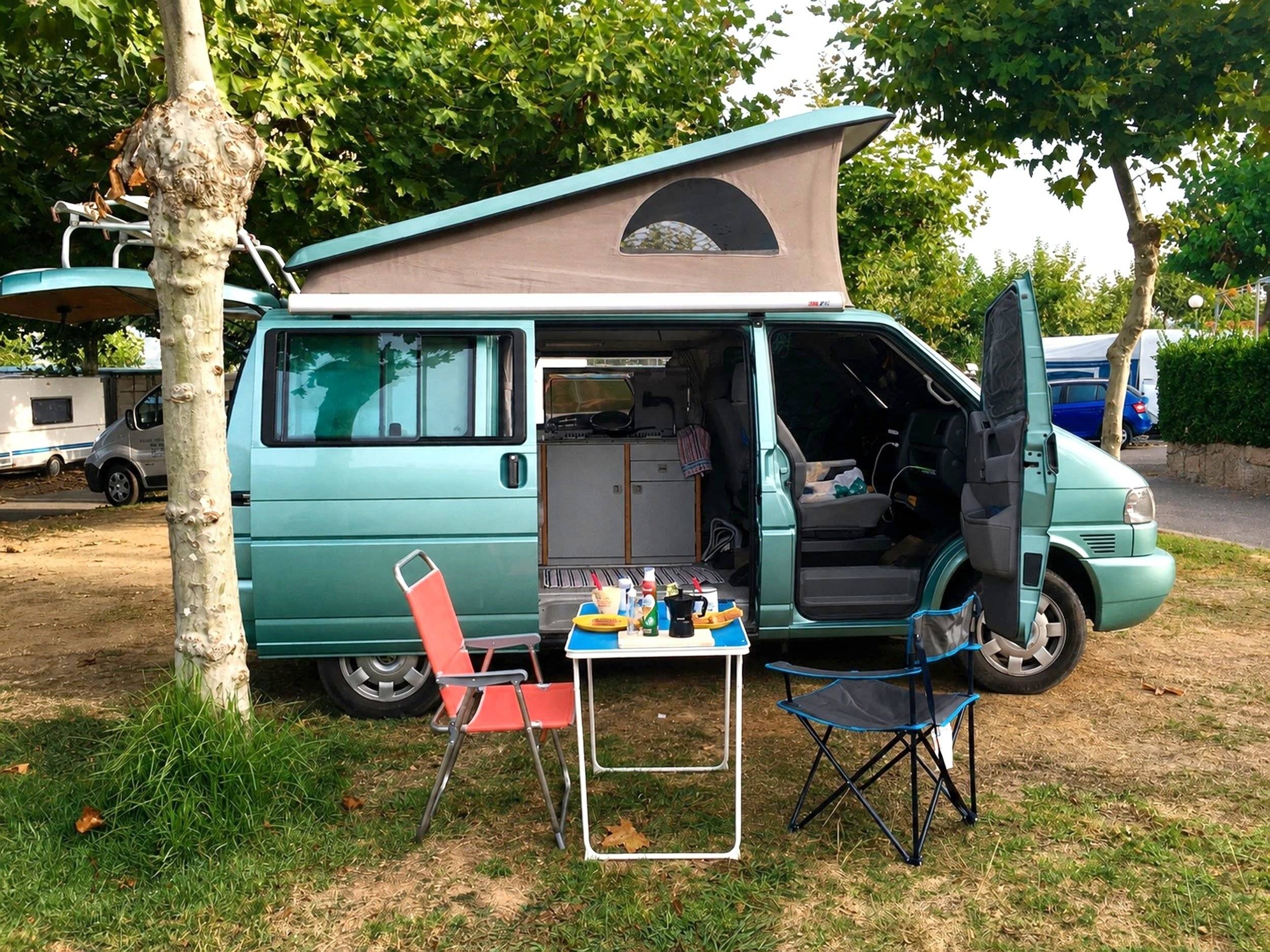 Rear view Volkswagen California - Yescapa
