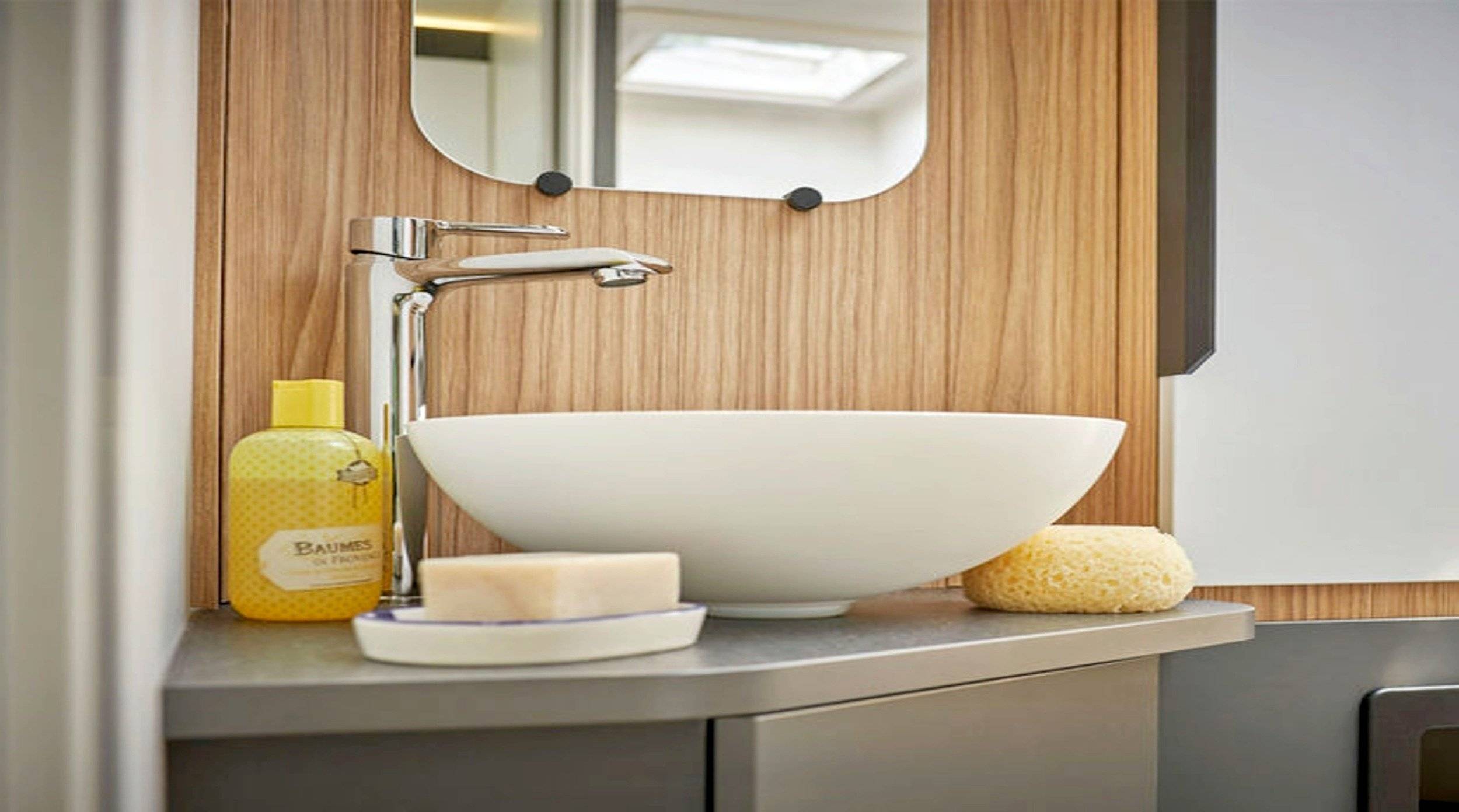 Mooveo &amp; Pilote "Galaxy"