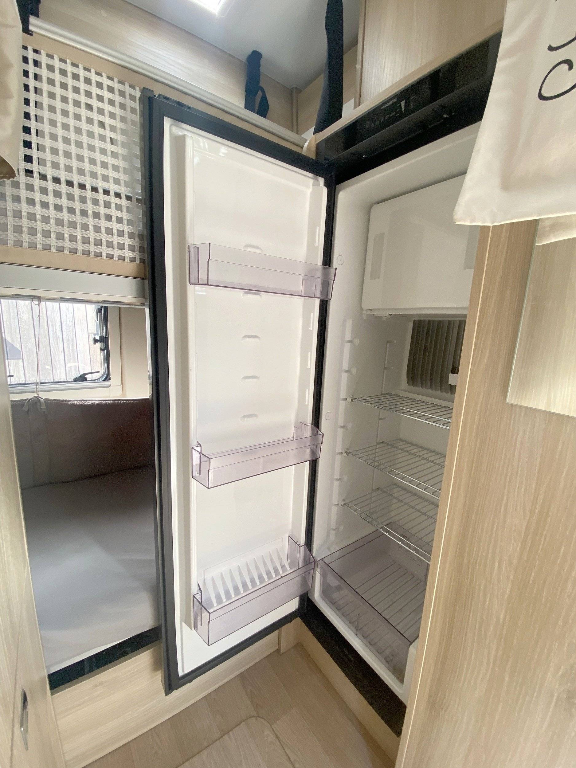 Dreamer Dreamer Family Van