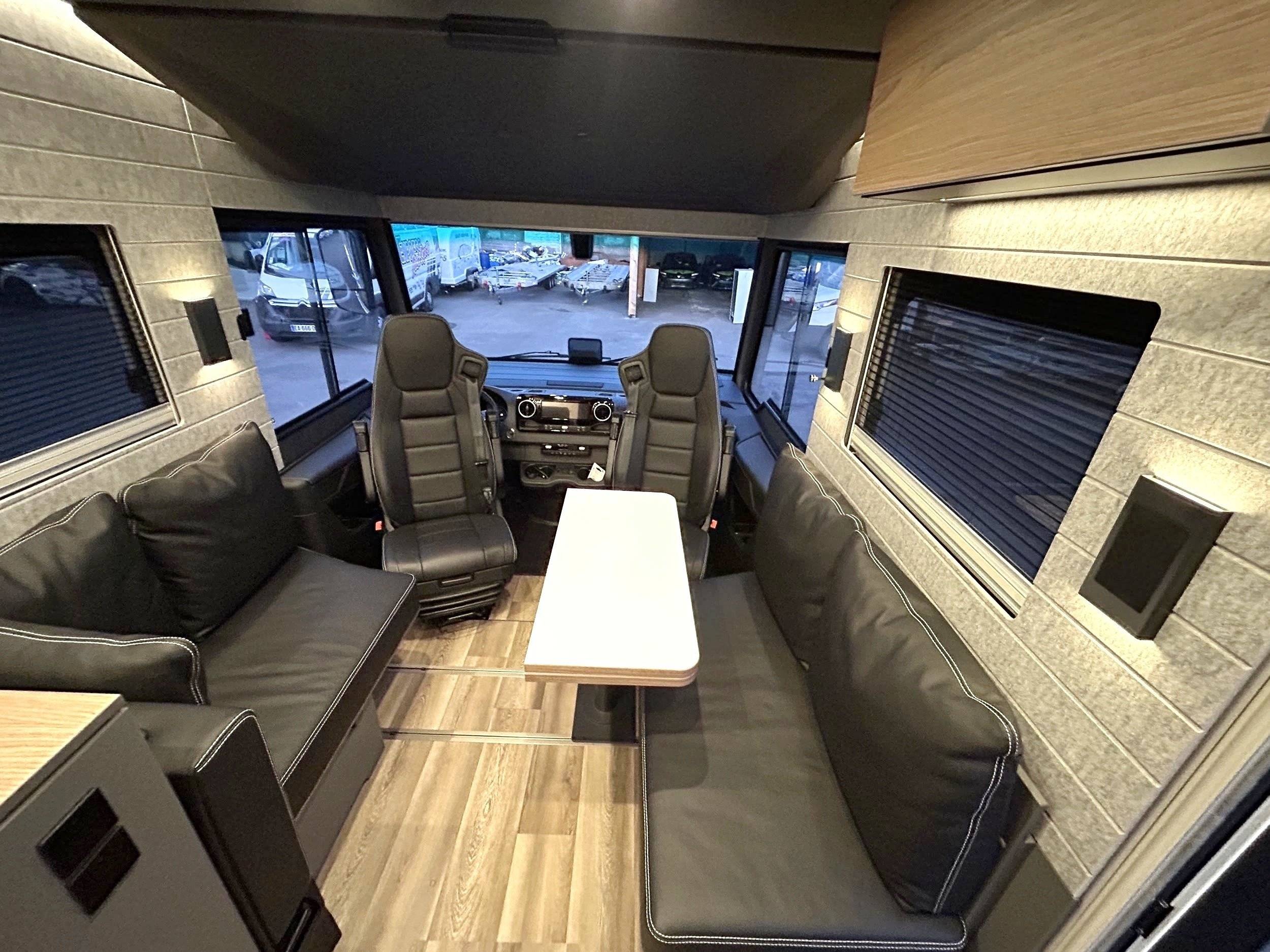 Menjador Mercedes 2,15 l 163 ch - Yescapa