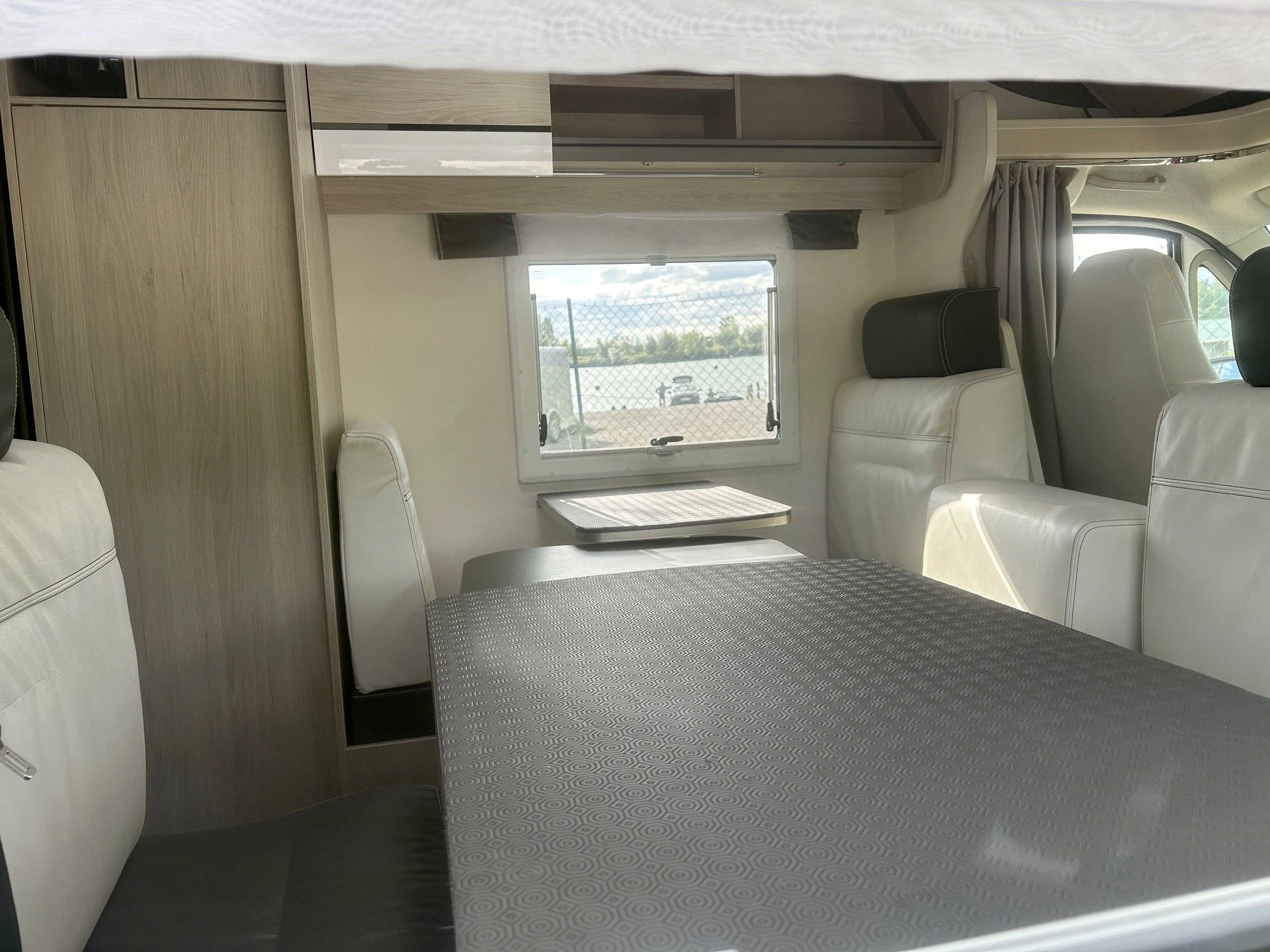 Challenger Challenger C256 VIP