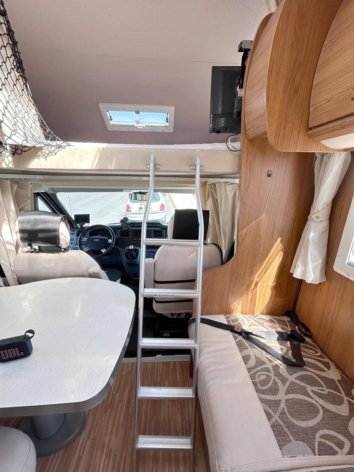 Dinette Ford - Yescapa