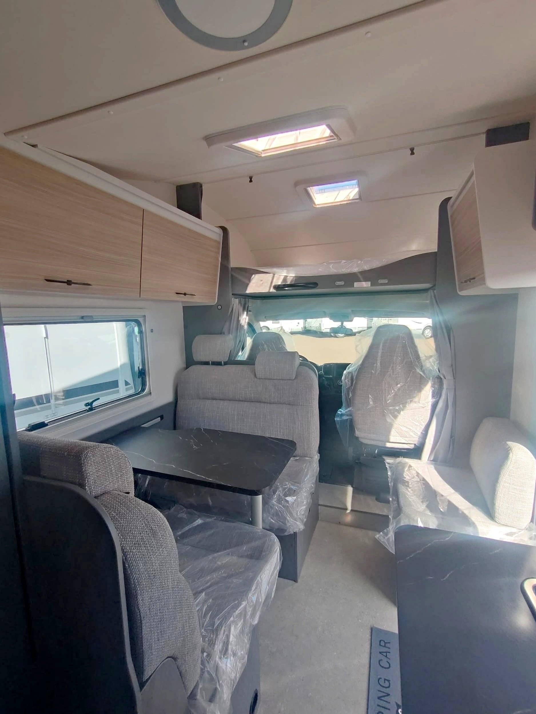 Coin repas Fiat Ducato 2,2 l JTD 130 ch. - Yescapa