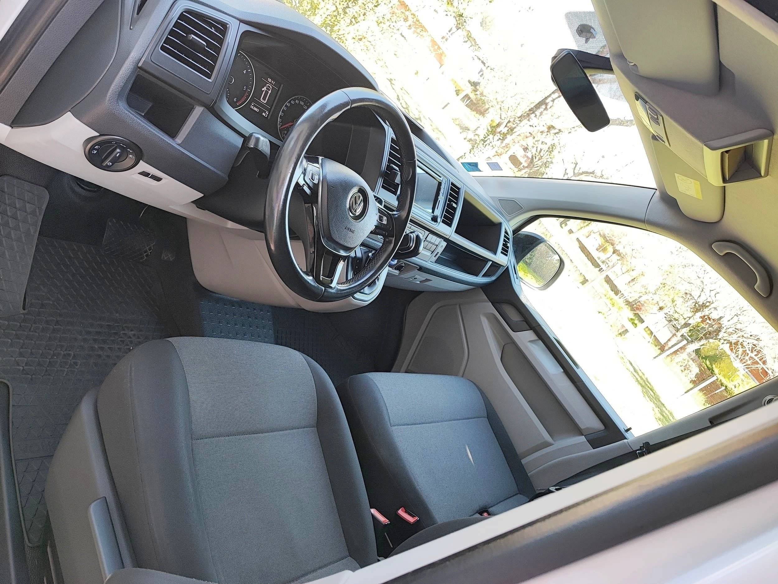 Puesto de conducción Volkswagen - Yescapa