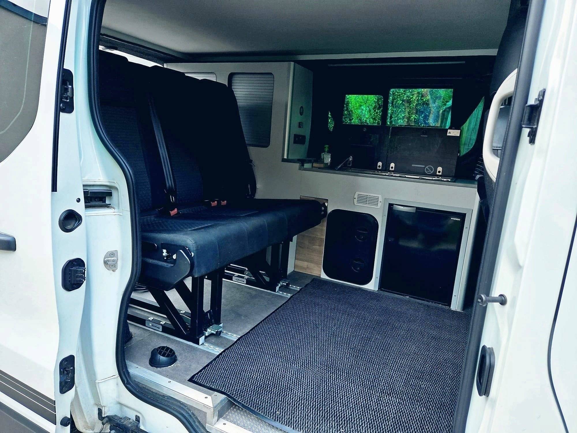 Renault Trafic Court 1,6 l DCI 120 ch