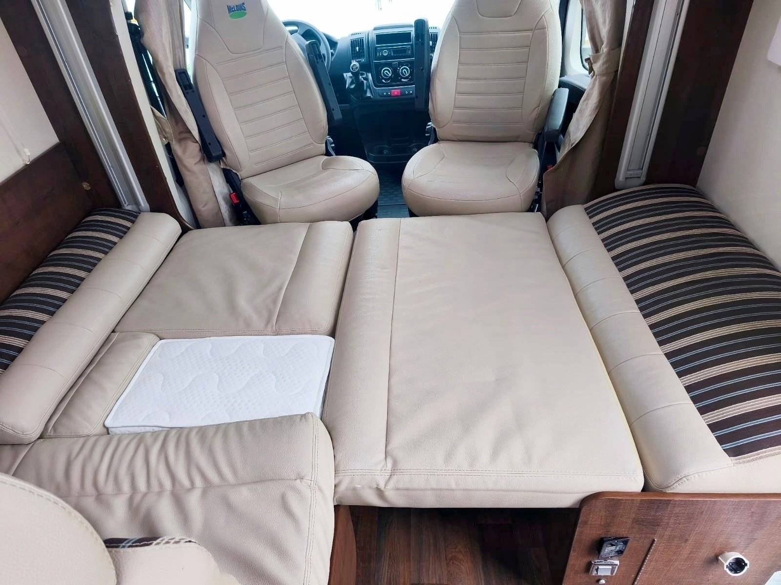 Área de jantar Fiat 2,3 l 130 ch - Yescapa
