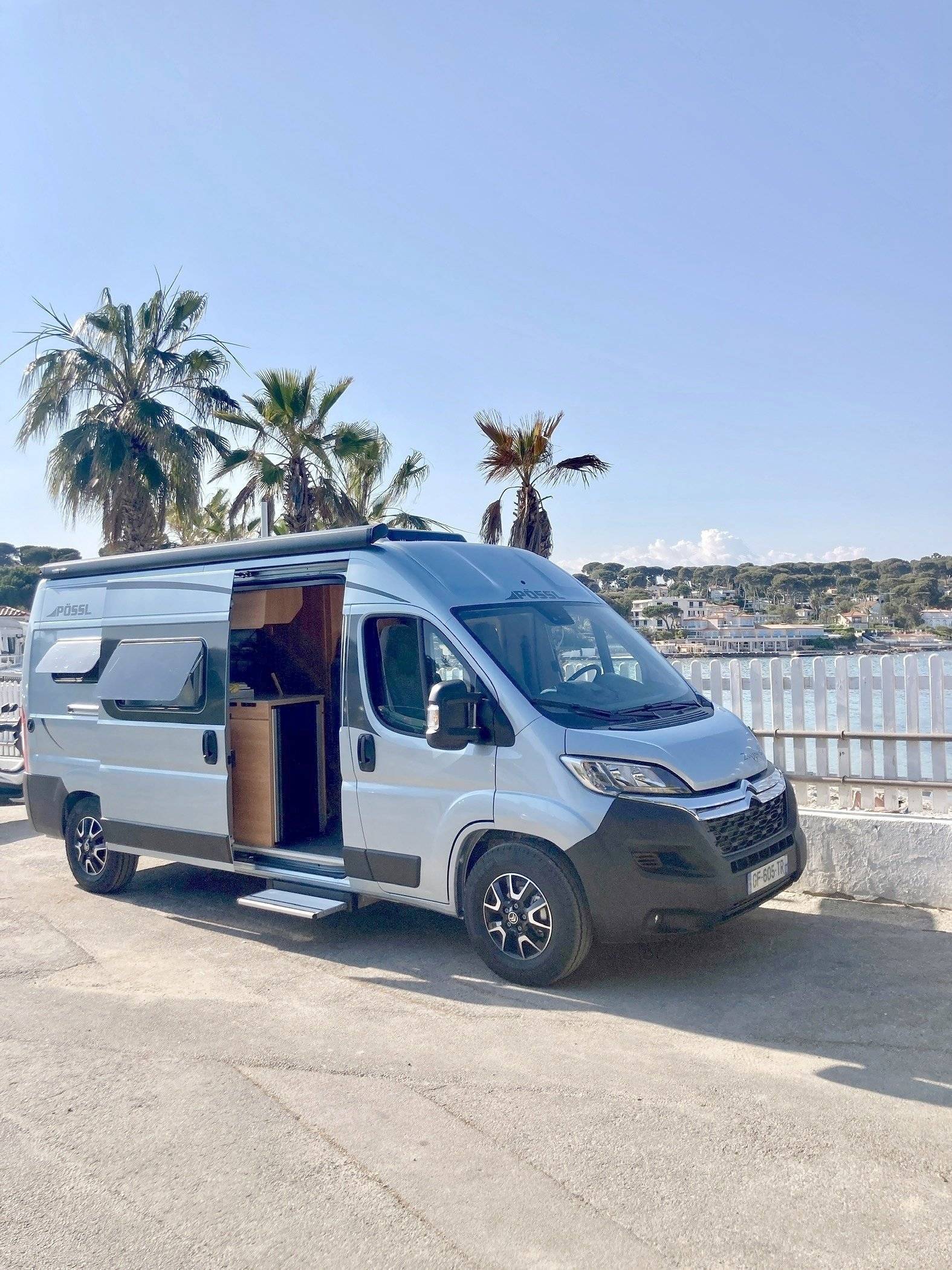 Vue avant de 3/4 Citroën Jumper 2,0 l 140 ch - Yescapa