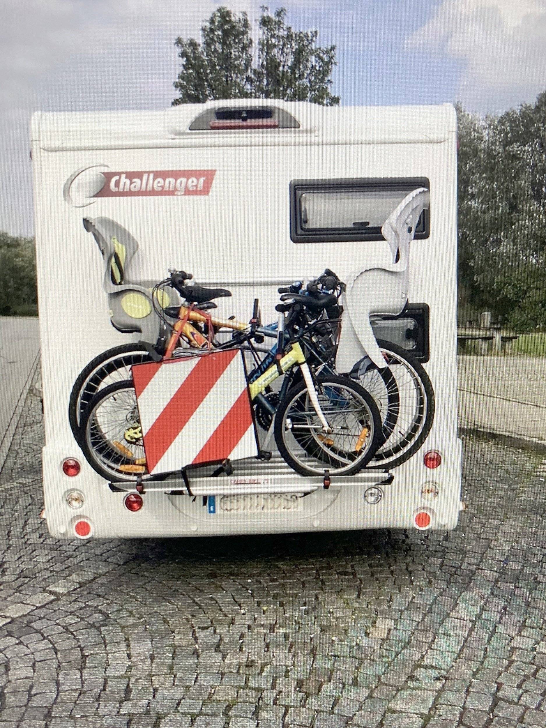 Challenger GENESIS 256