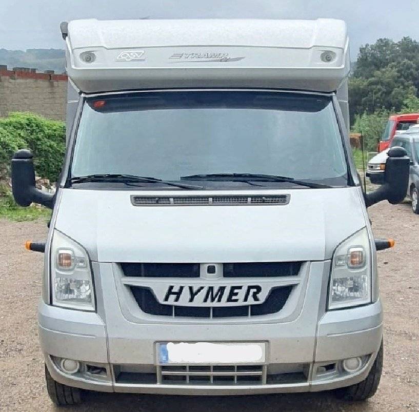 Vista de 3/4 Ford FORD TRANSIT - Yescapa
