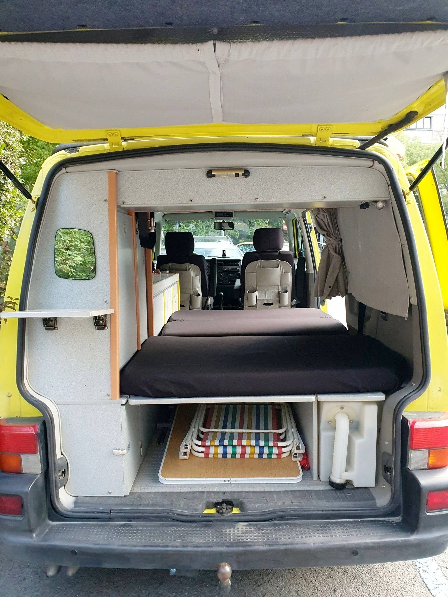 Berth Volkswagen T4 2.5 Tdi - Yescapa