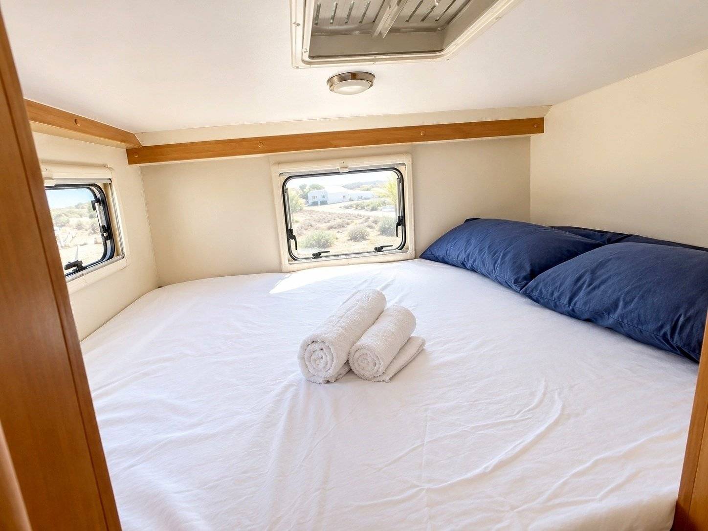 Slaapplaatsen Ford Transit 350L - Yescapa