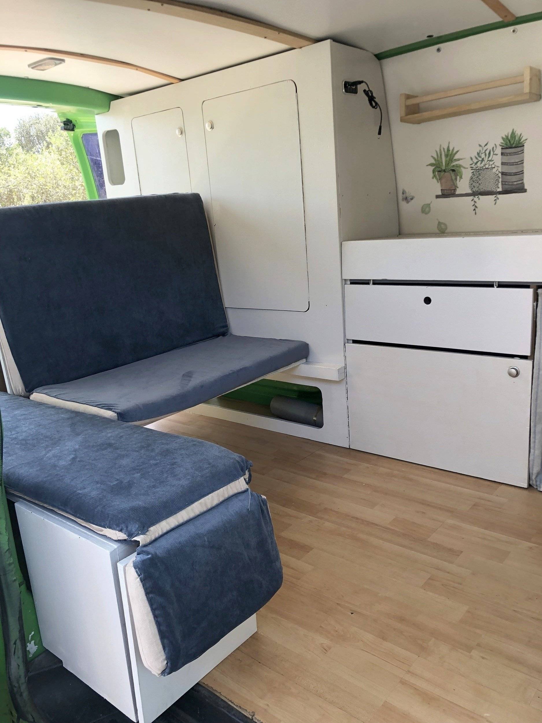 3 C Cartier/Brisebras Volkswagen Transporter