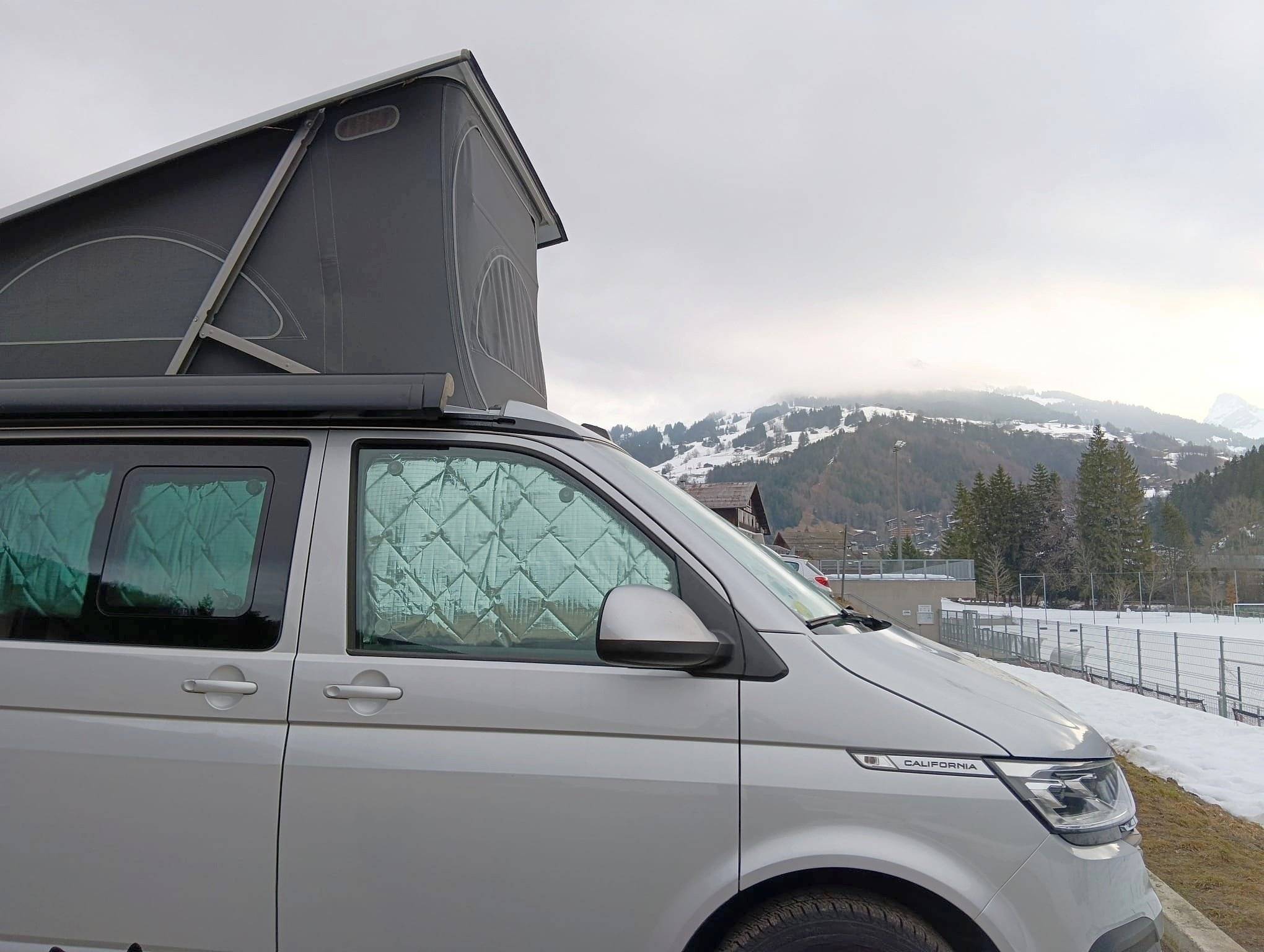 Rear view Volkswagen california - Yescapa