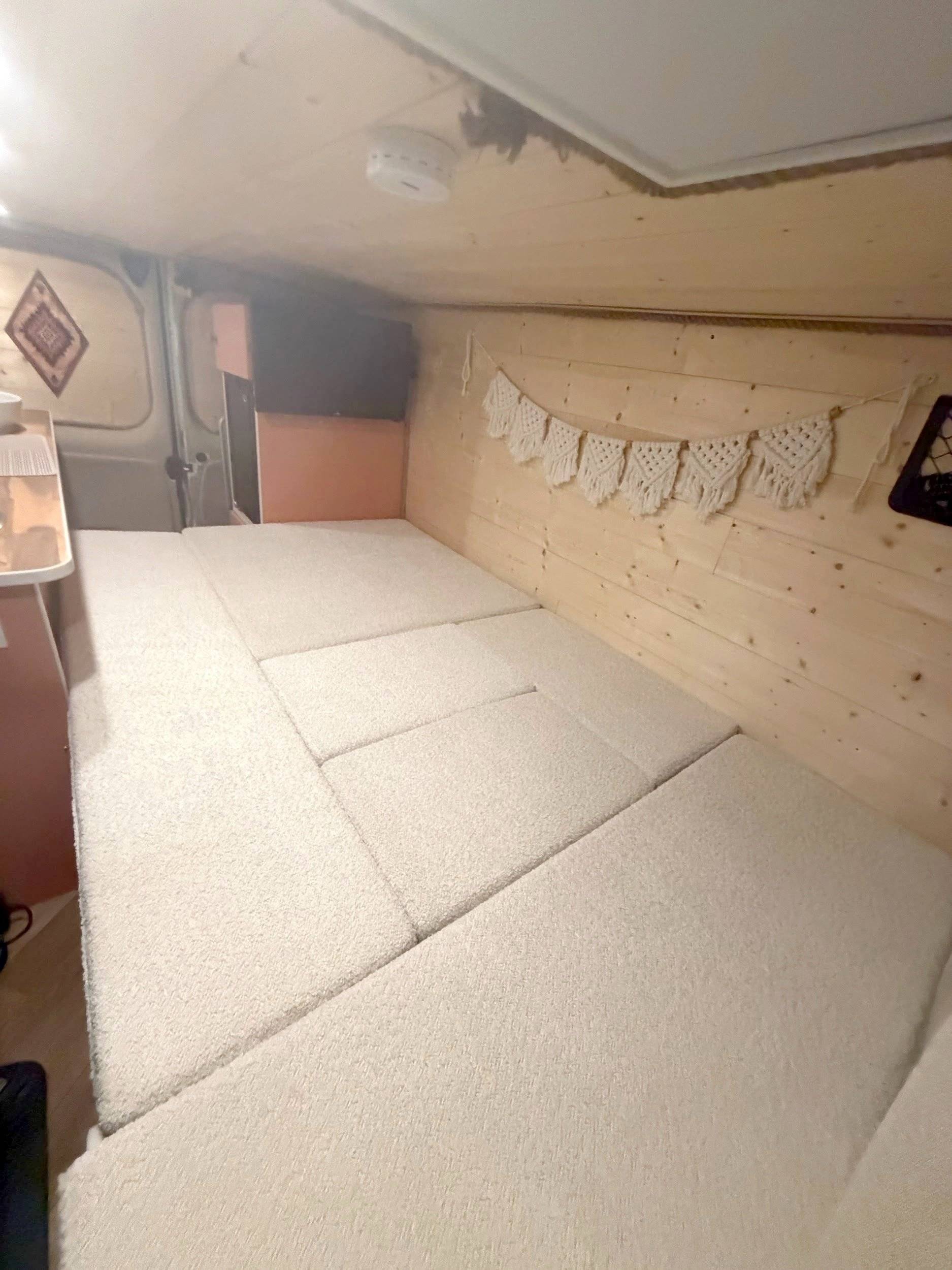 Berth Renault Trafic L2H1 2 l 120 ch - Yescapa
