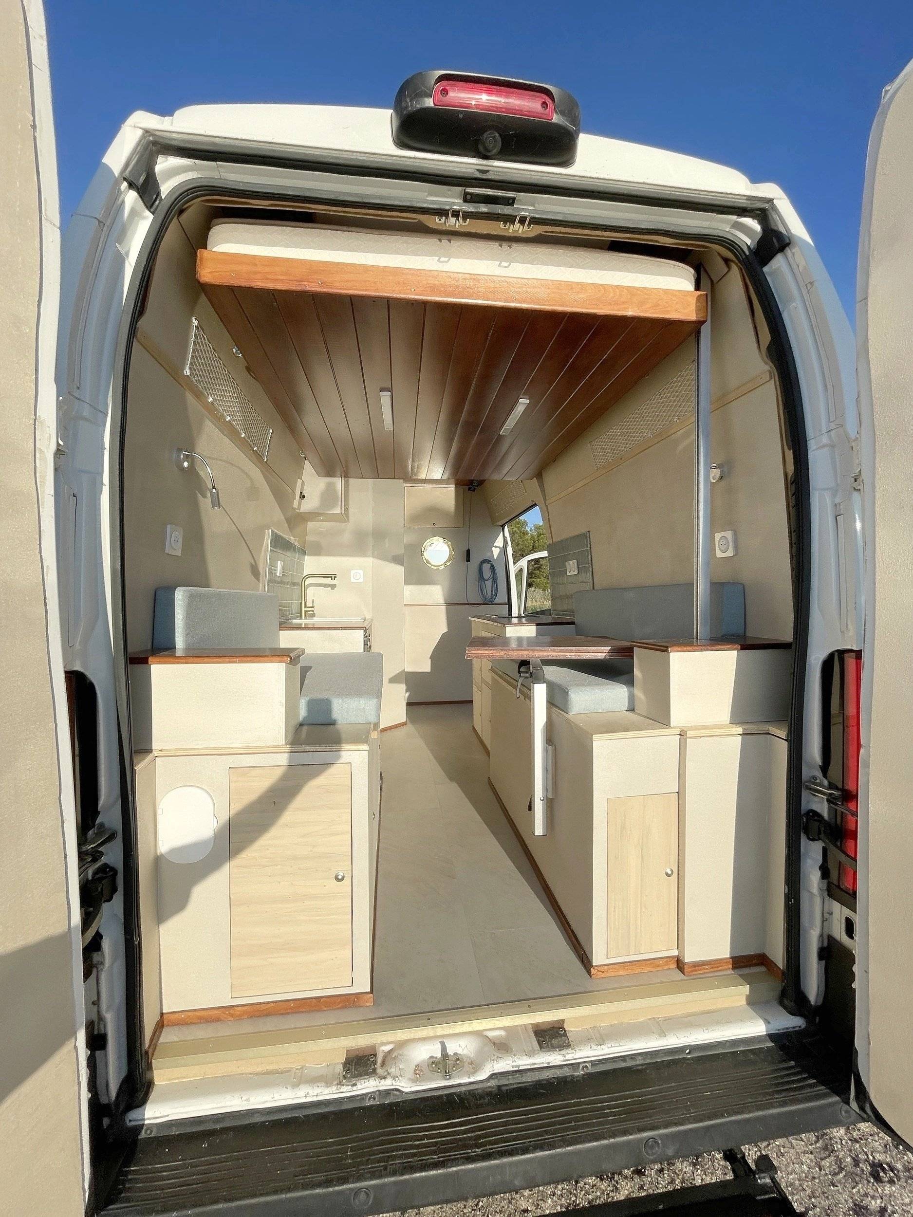 Letti Peugeot Boxer 3,0 HDI 160 ch - Yescapa