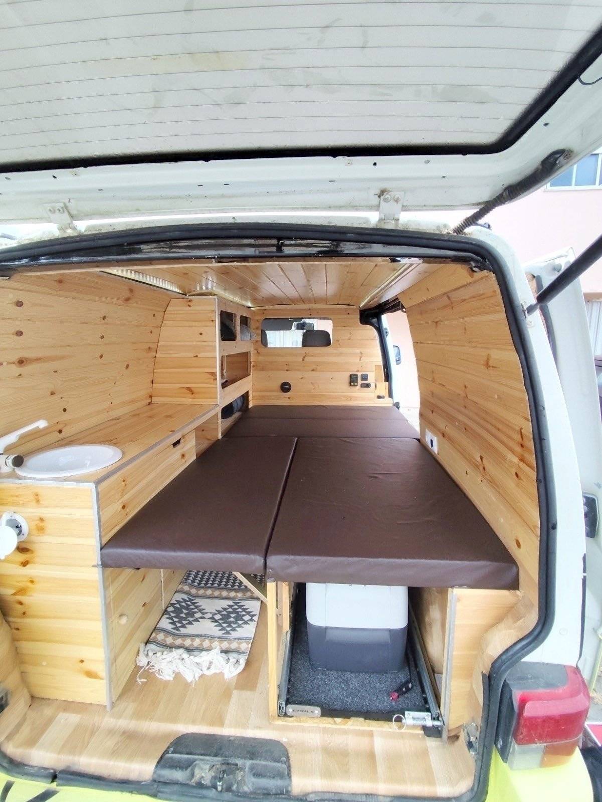 Berth Volkswagen T4 - Yescapa