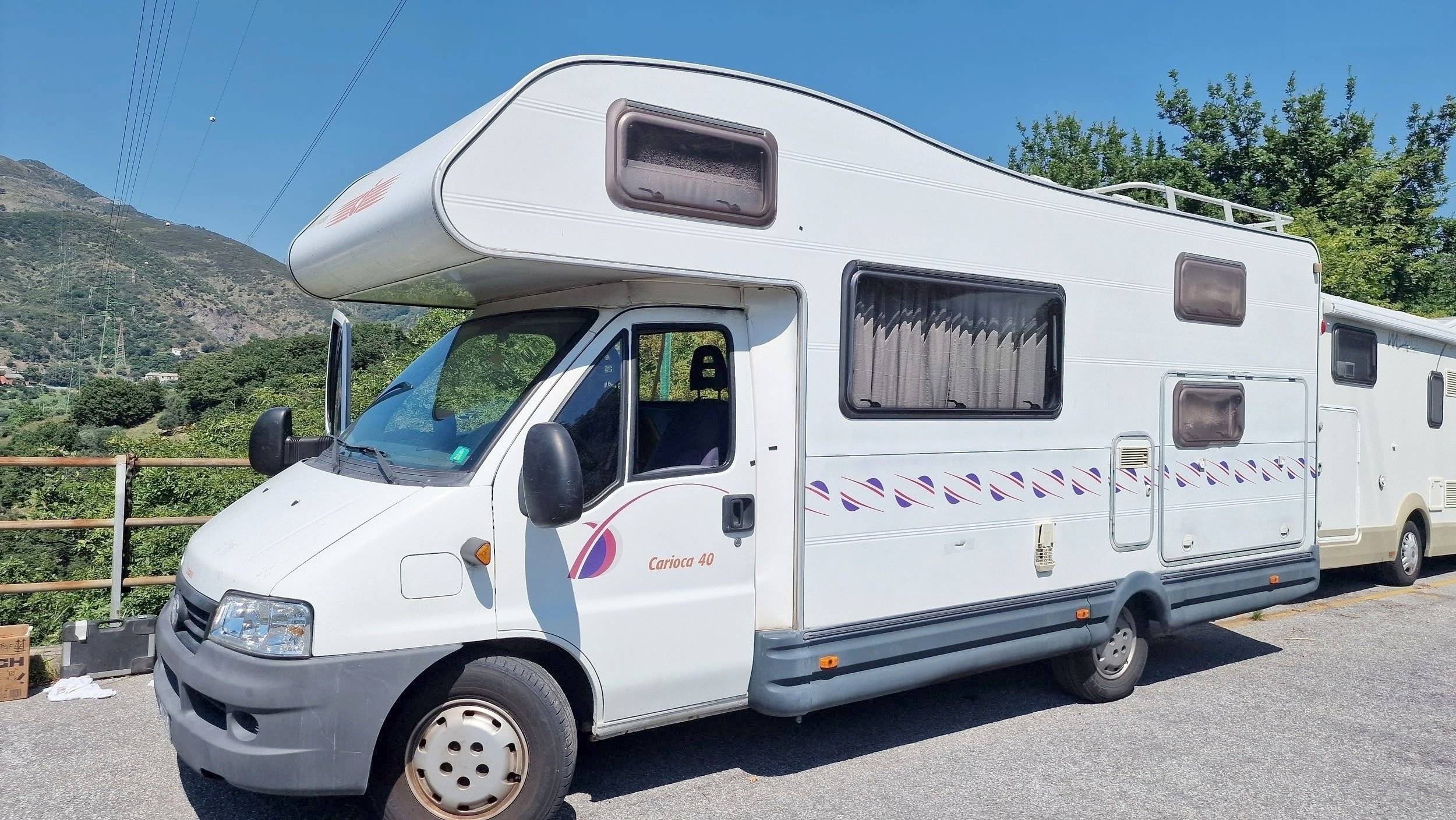 schräge Vorderansicht Fiat Ducato 2,8 l 115 ch/Al-Ko - Yescapa