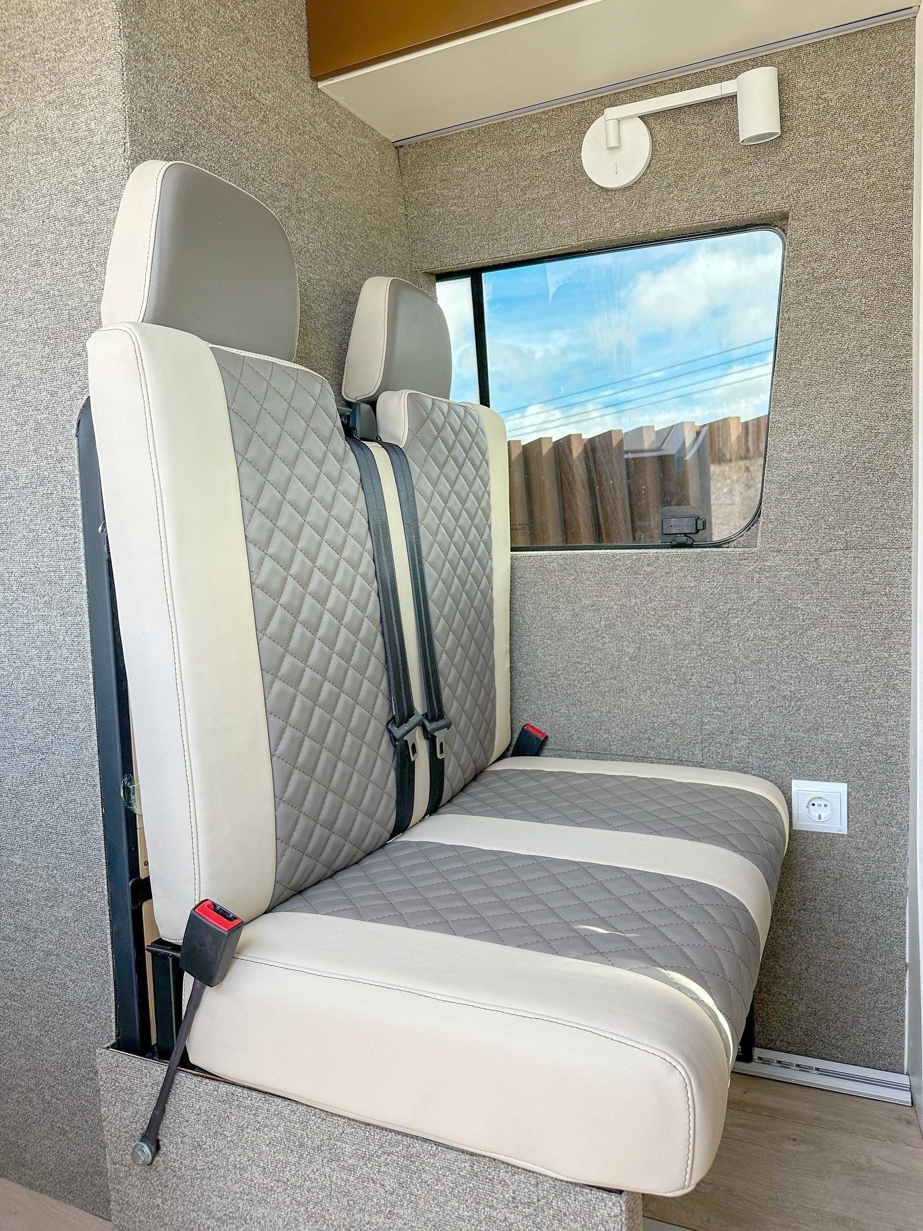 Coin repas Volkswagen Crafter - Yescapa