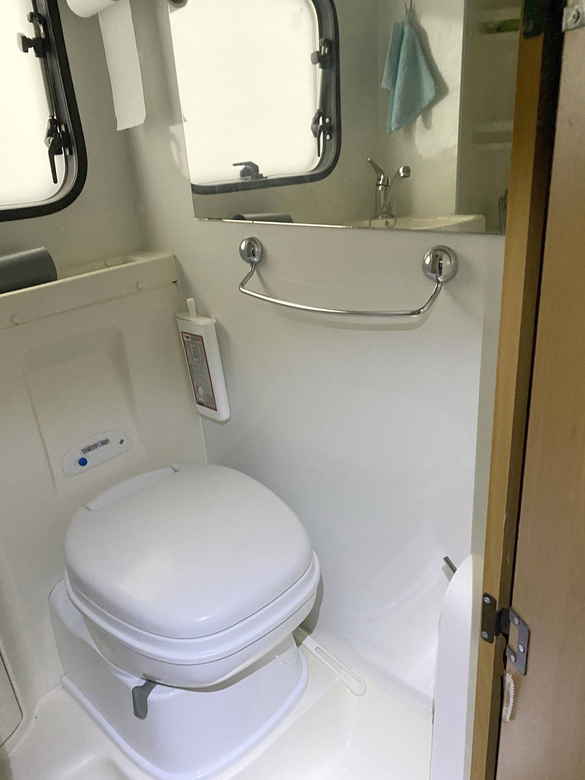 Eura Mobil Transit 2,4 l TDCi 140 ch.