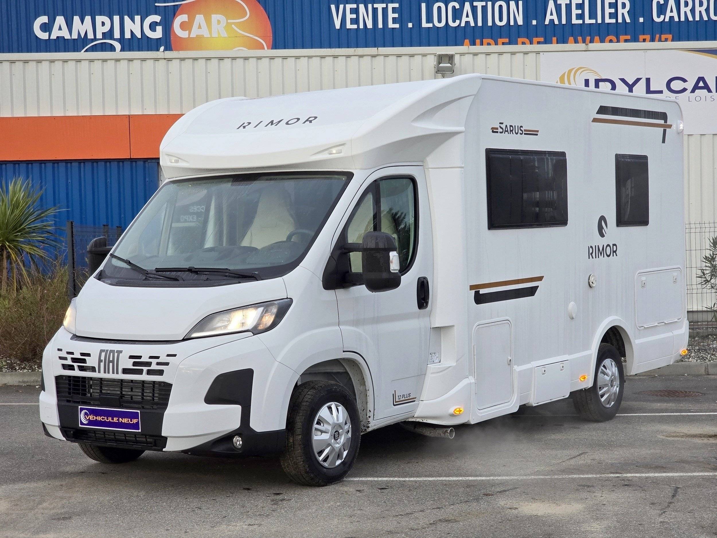 Vista del vehicle angle davanter Fiat - Yescapa