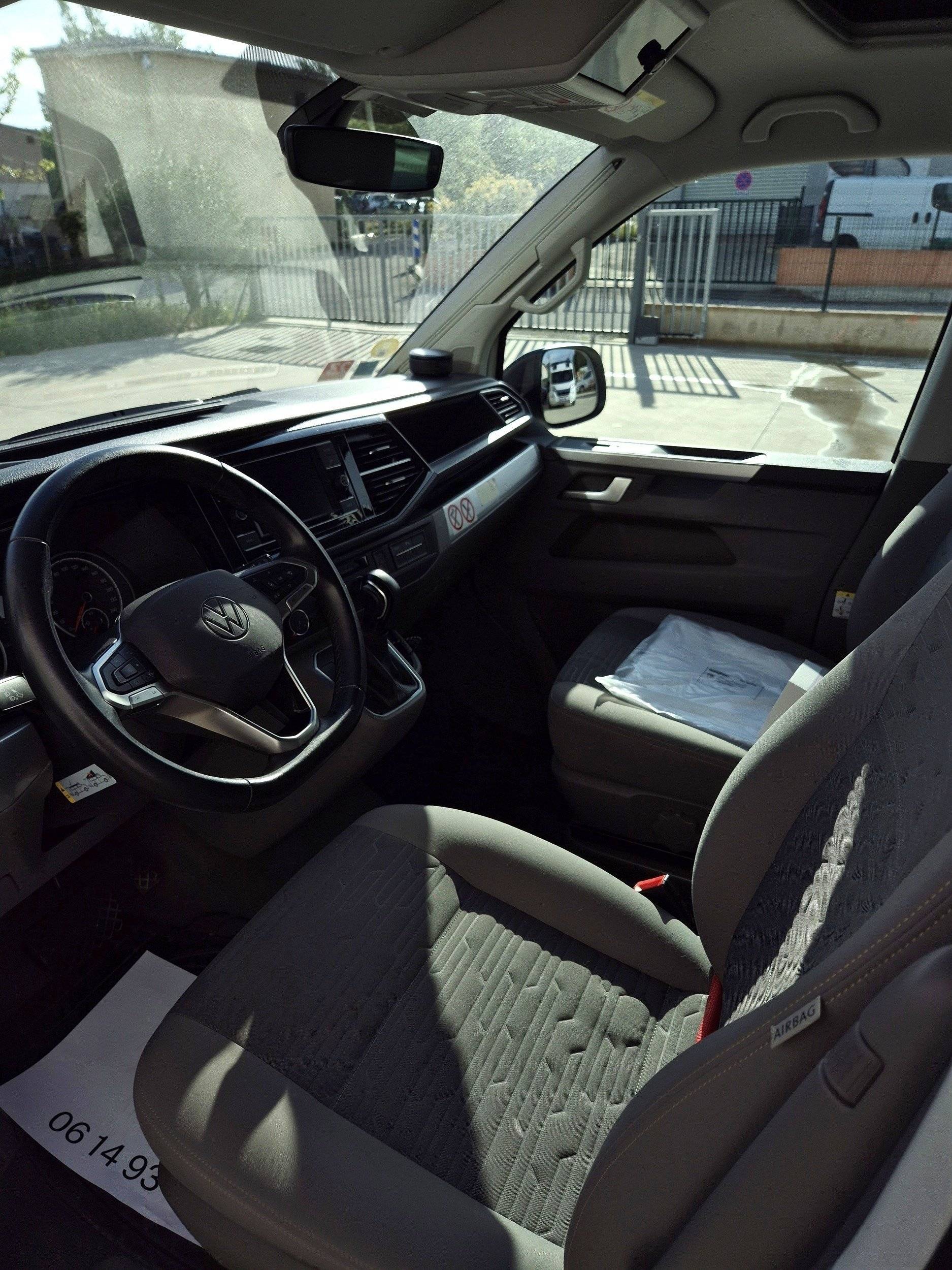 Driver's compartment Volkswagen T6 2,0 l 150 ch - Yescapa