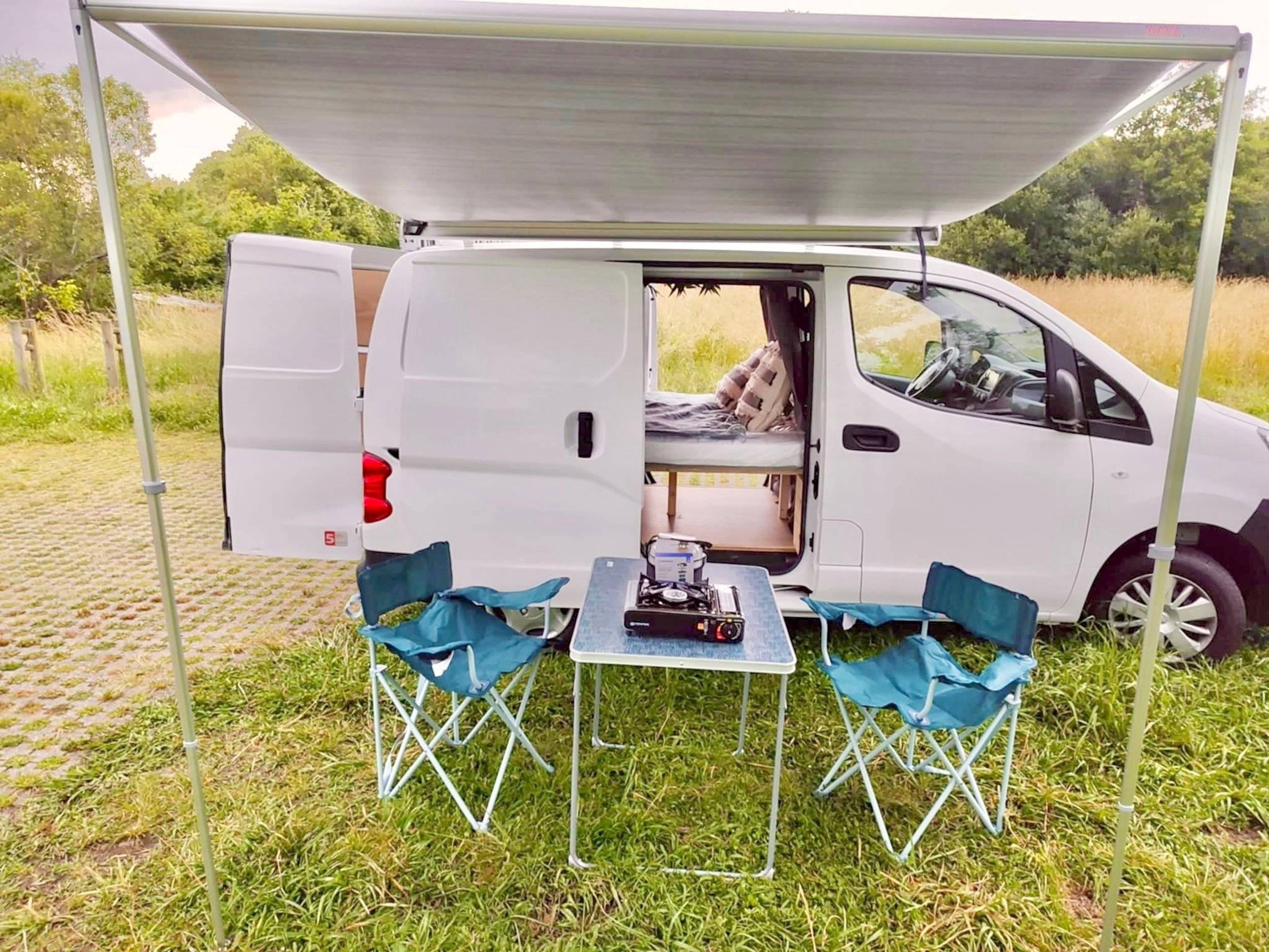 Eethoek Nissan NV200 - Yescapa