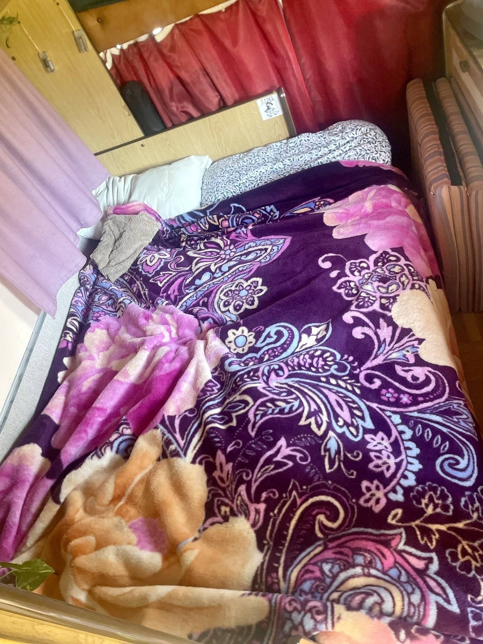 Letti Ford Transit 2,0 l 72 ch - Yescapa