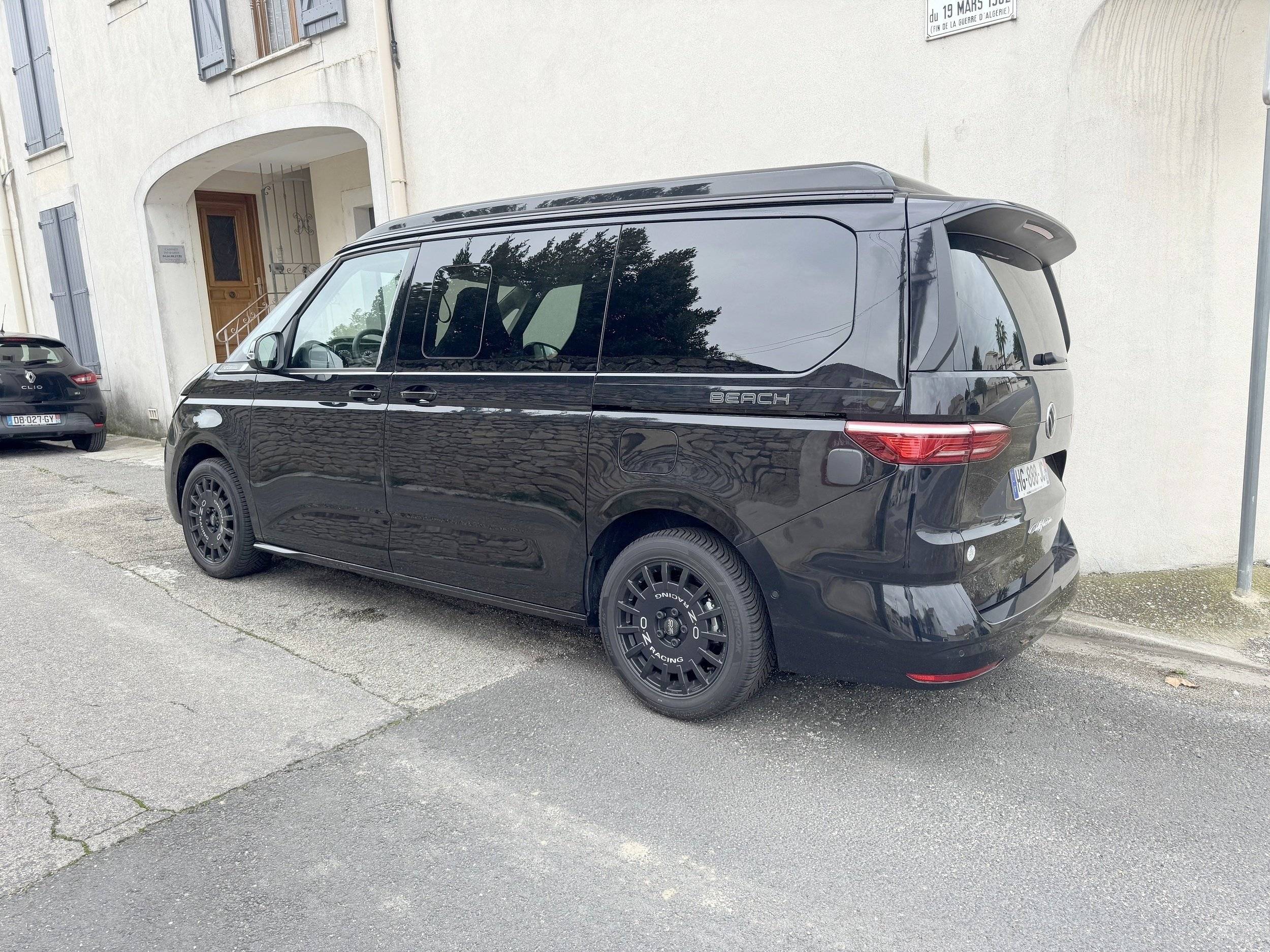 Achterkant Volkswagen California Beach camper - Yescapa