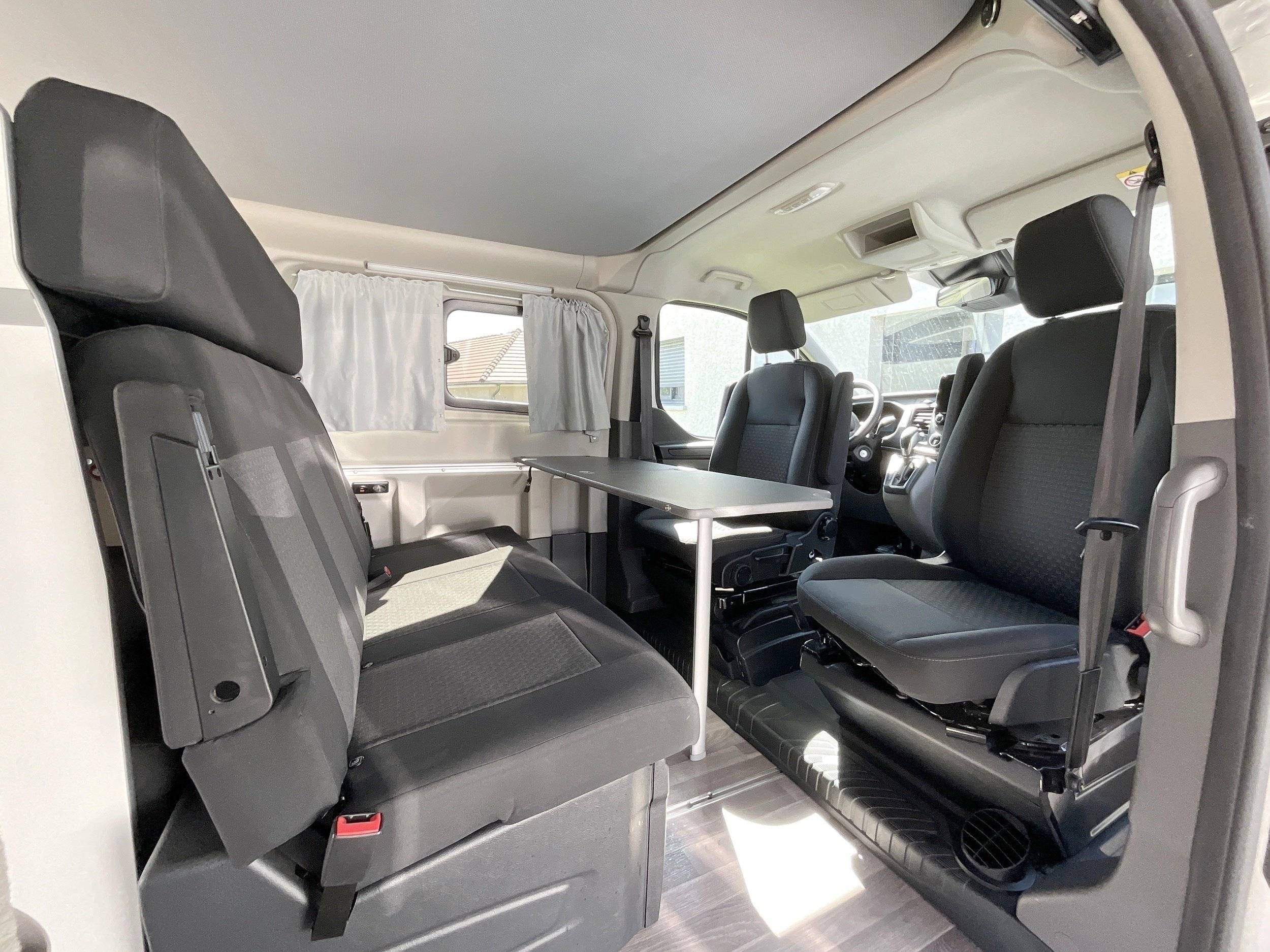 Dining Area Ford Transit Nugget - Yescapa