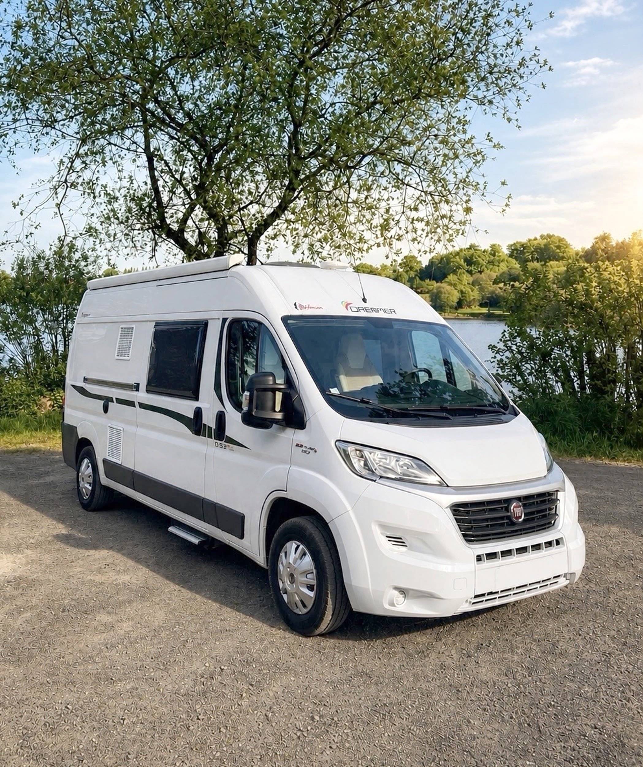 Vue avant de 3/4 Fiat 2,3 l 130 ch - Yescapa