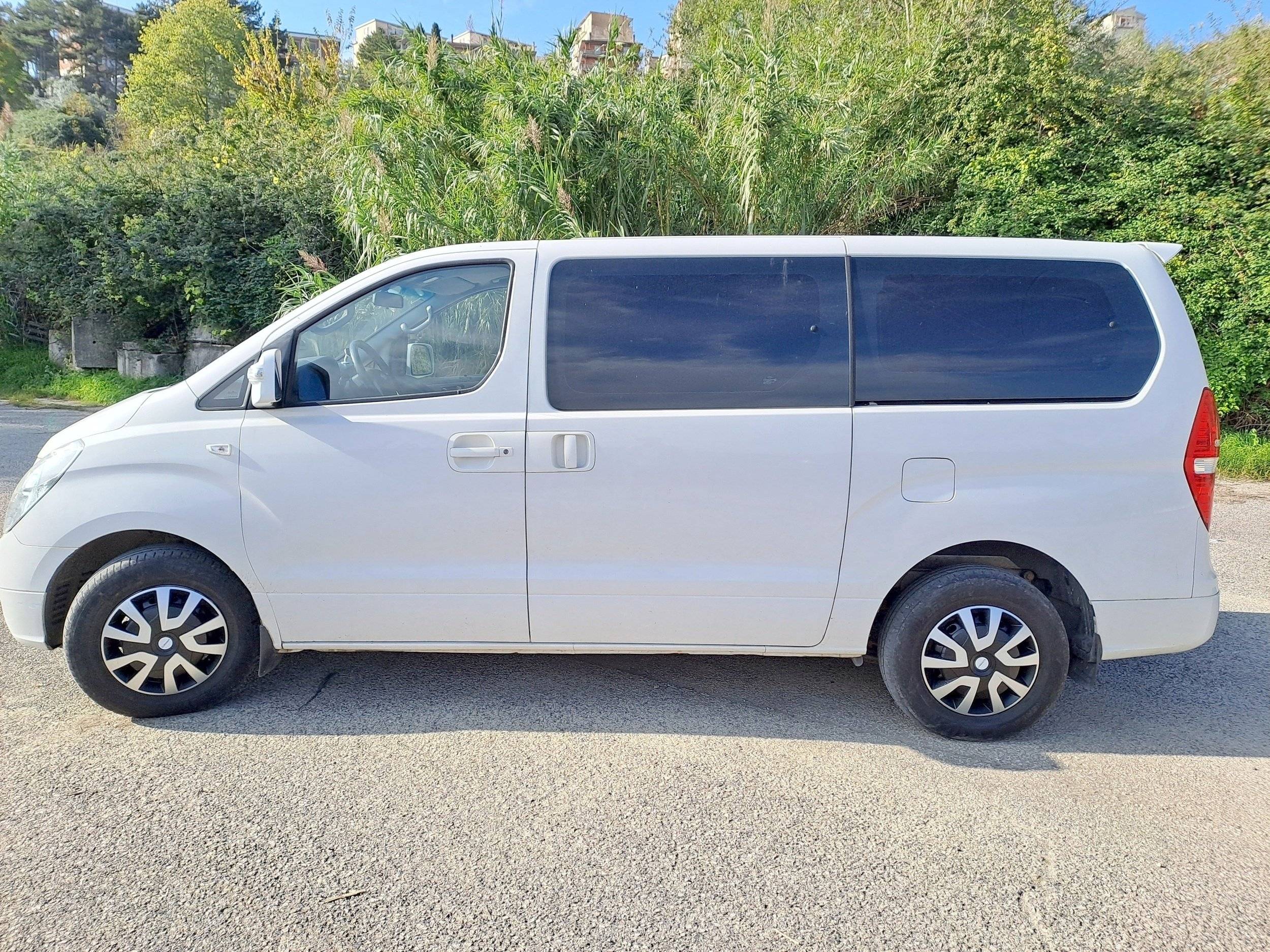 Nomad-Addict Grand Starex 4WD 